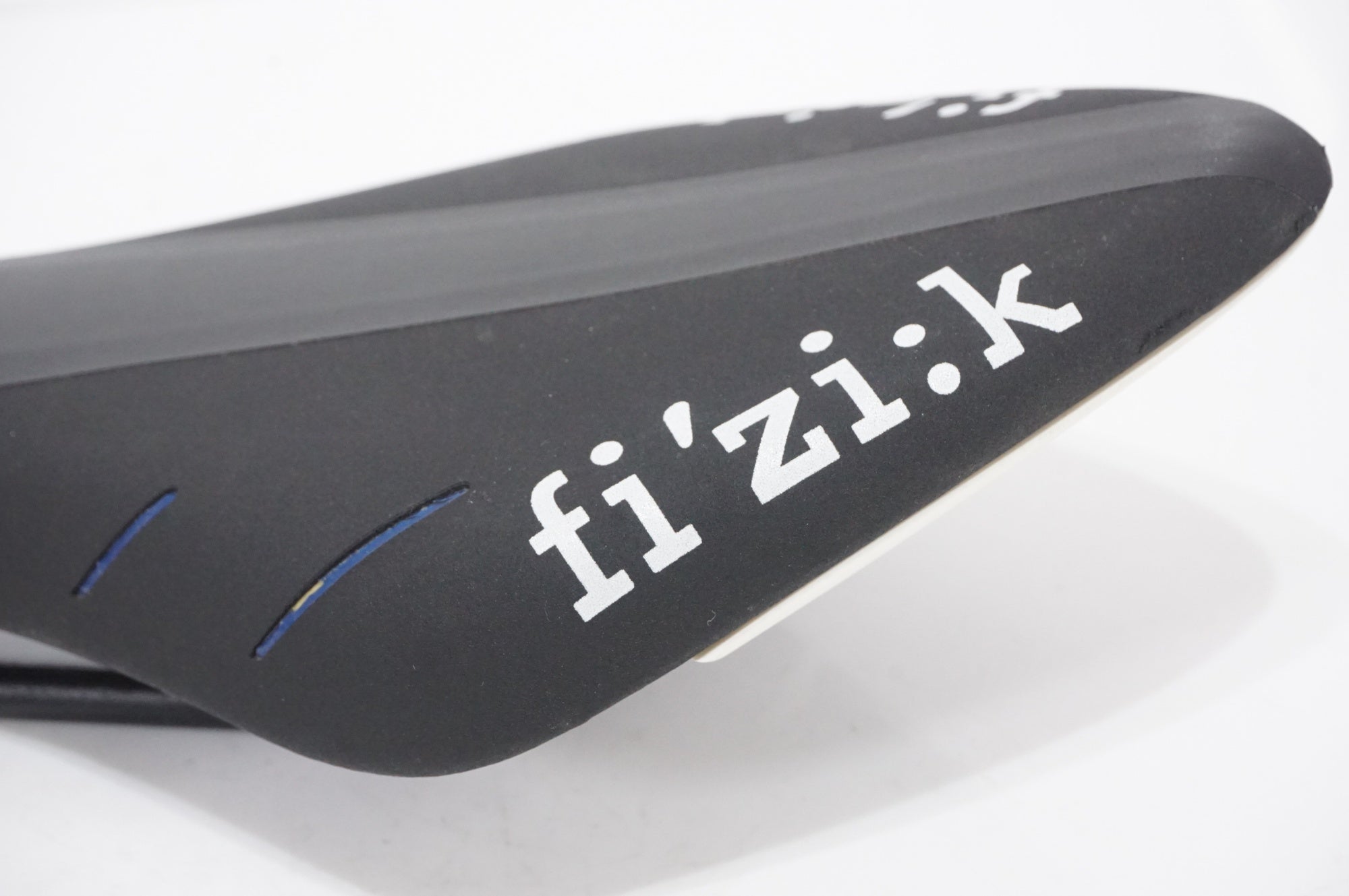 FIZIK 「フィジーク」 ARIONE R7 サドル / AKIBA店