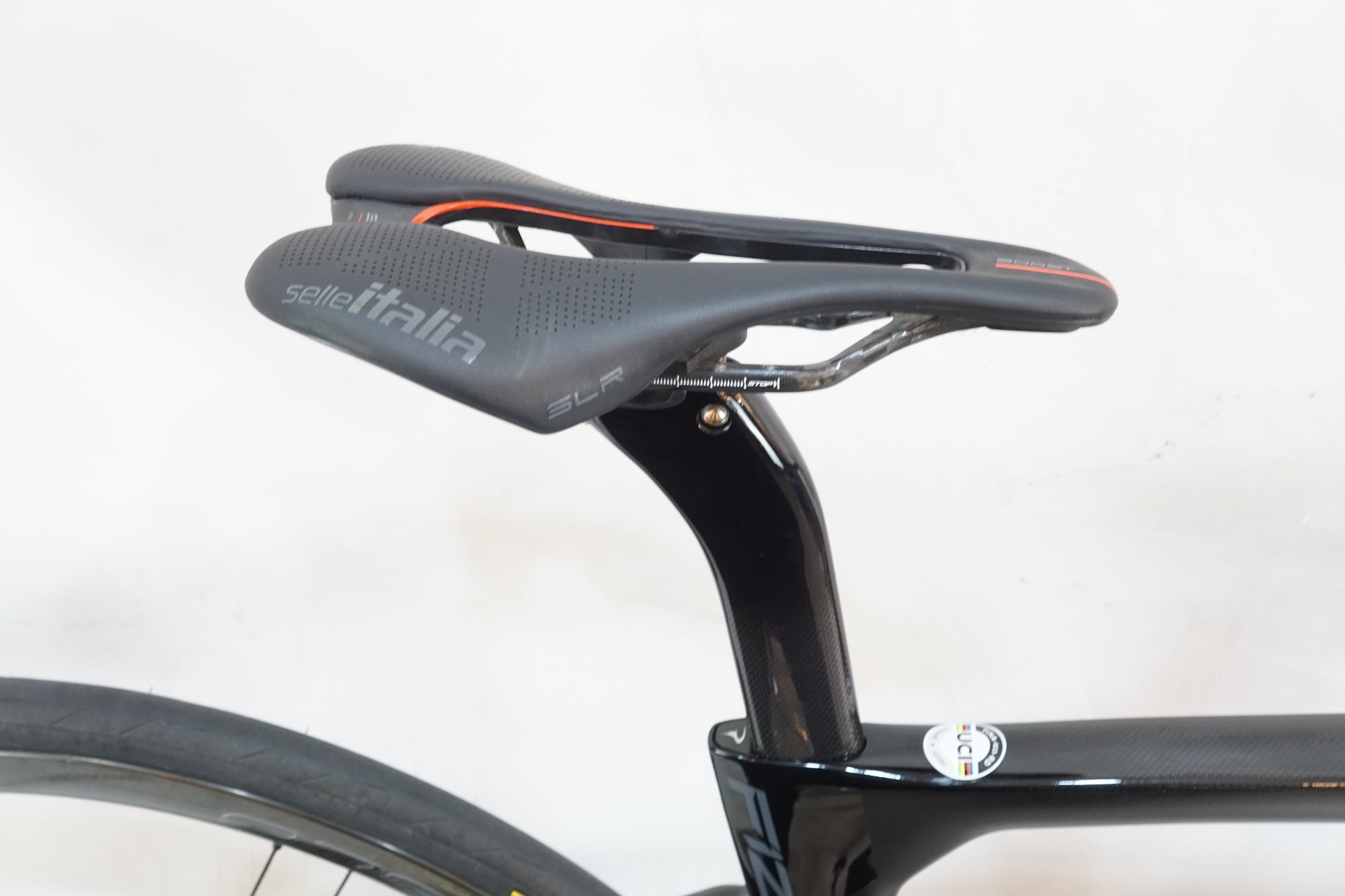 PINARELLO 「ピナレロ」 DOGMA F12 DISK 2021年モデル ロードバイク / バイチャリ浦和ベース