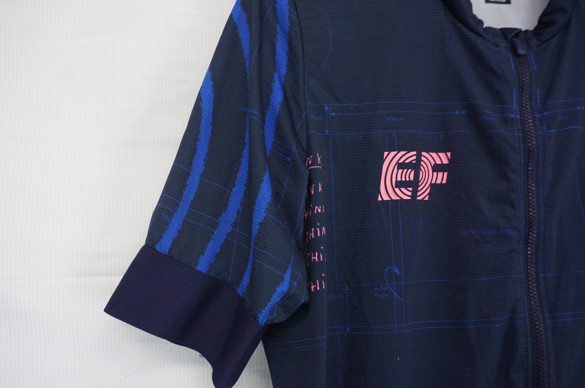 Rapha 中古半袖ジャージ（メンズ） RAPHA 「ラファ」 EF EDUCATION PRO TEAM TRAINING JERSEY Mサイズ