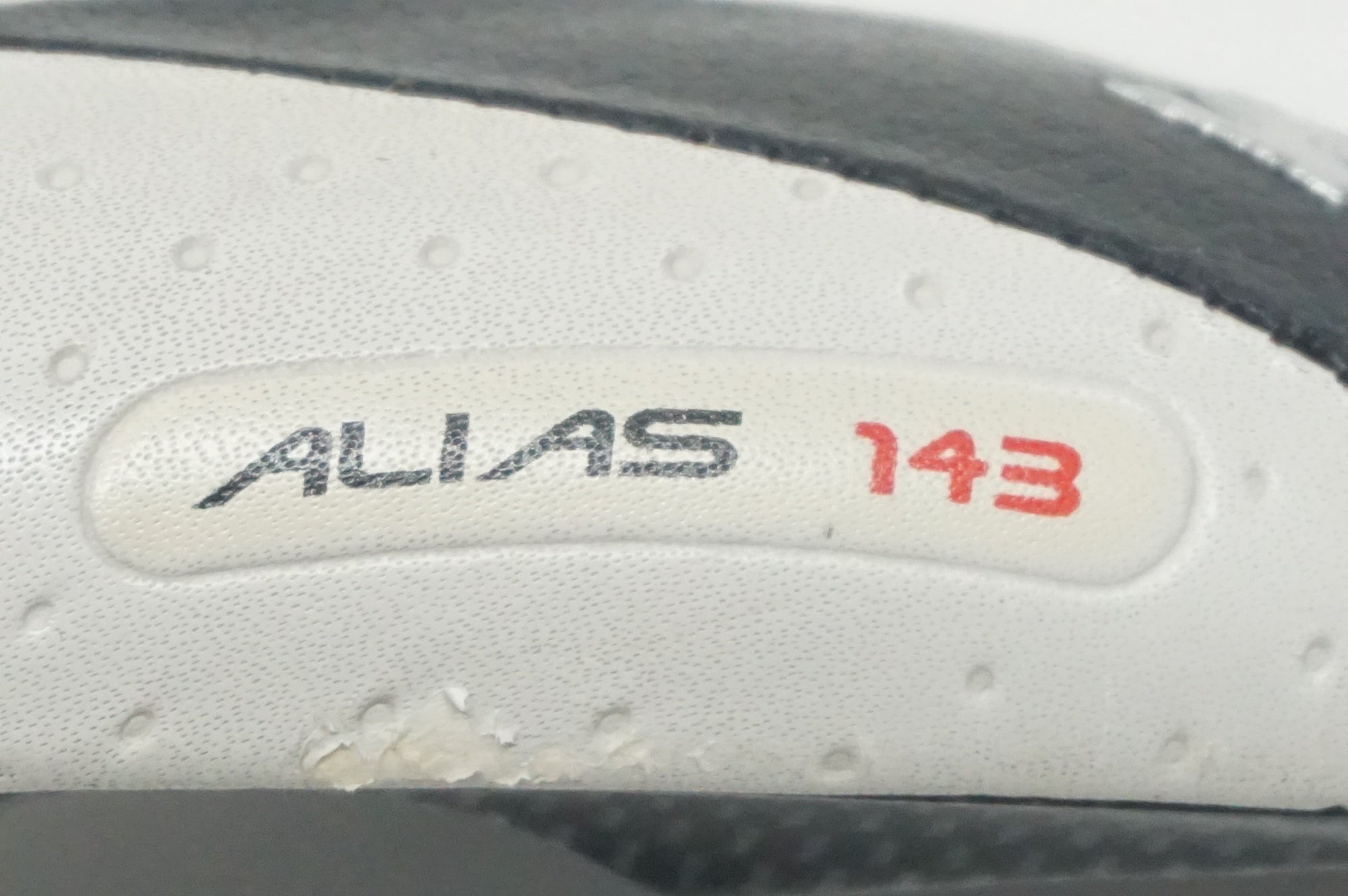 SPECIALIZED 「スペシャライズド」 ALIAS 143 サドル / 福岡店
