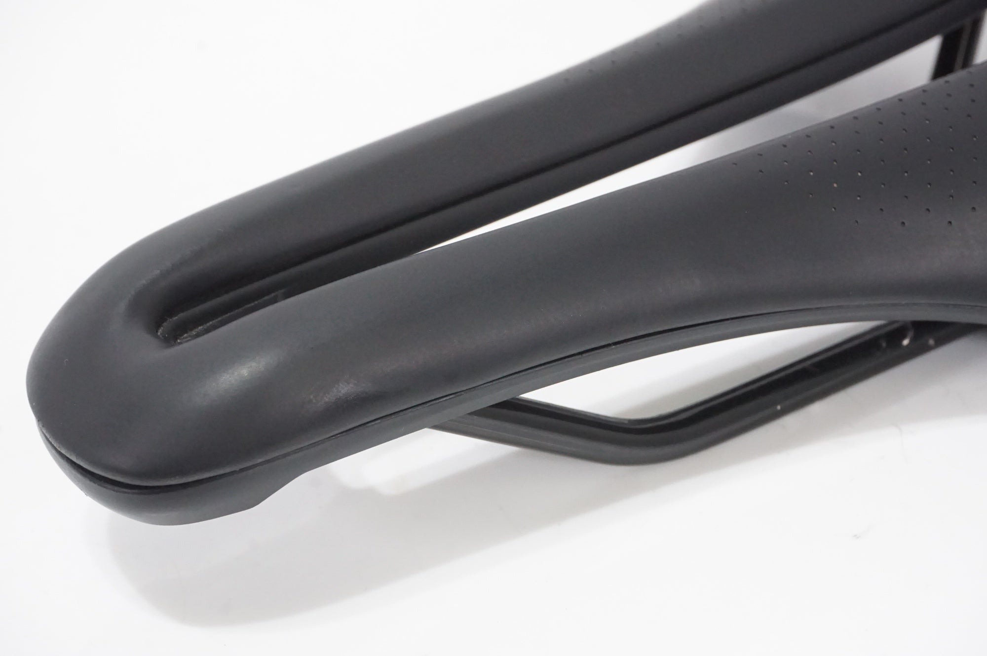 BONTRAGER 「ボントレガー」 AEOLUS ELITE サドル / AKIBA店