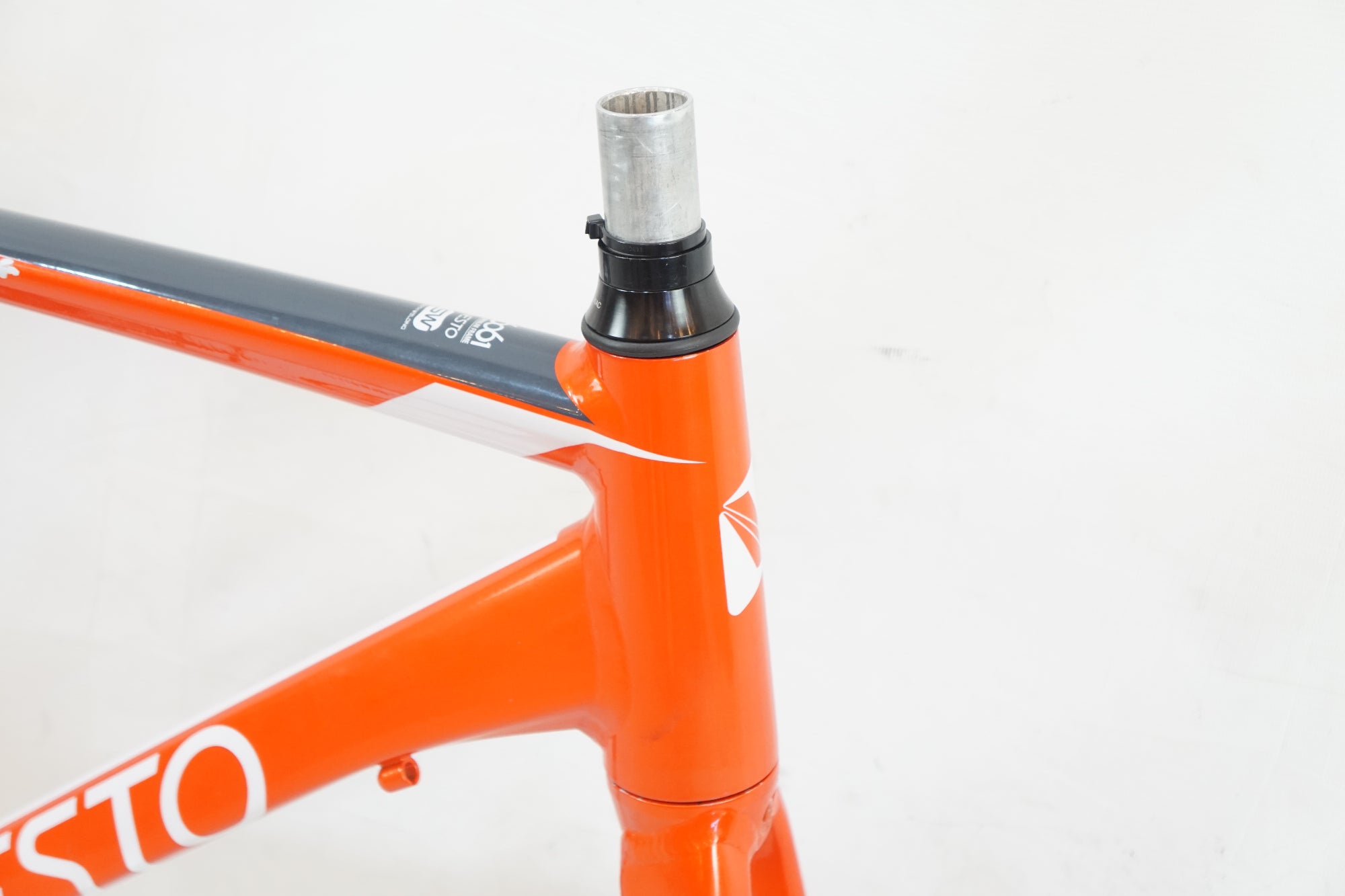 NESTO 「ネスト」 FALAD 年式不明 フレームセット / バイチャリ浦和ベース