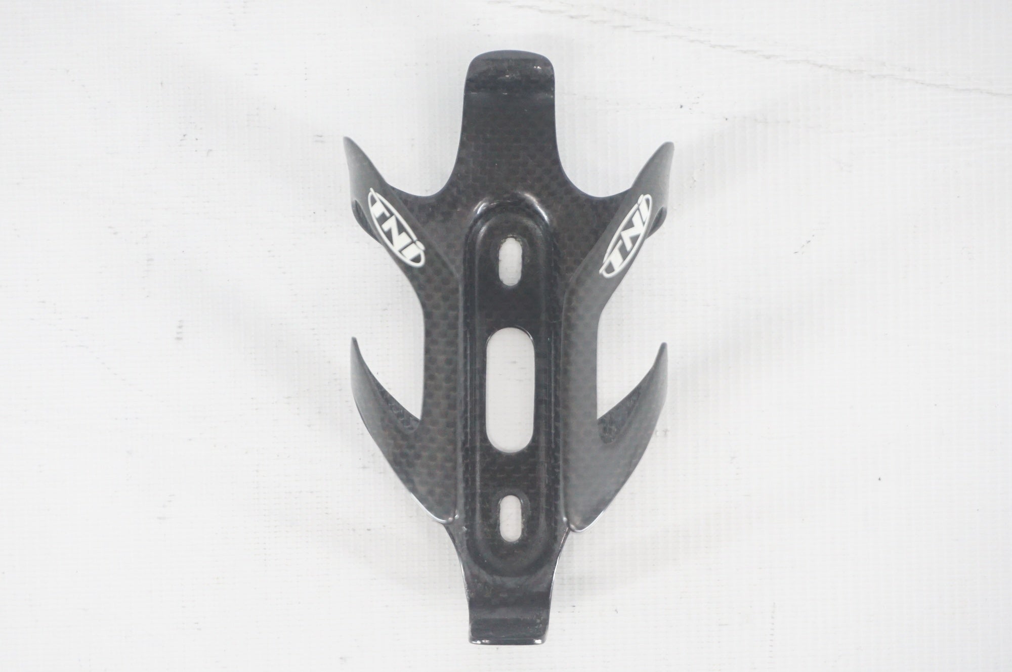 TNI 「ティーエヌアイ」 カーボンボトルケージ / 阪急塚口店