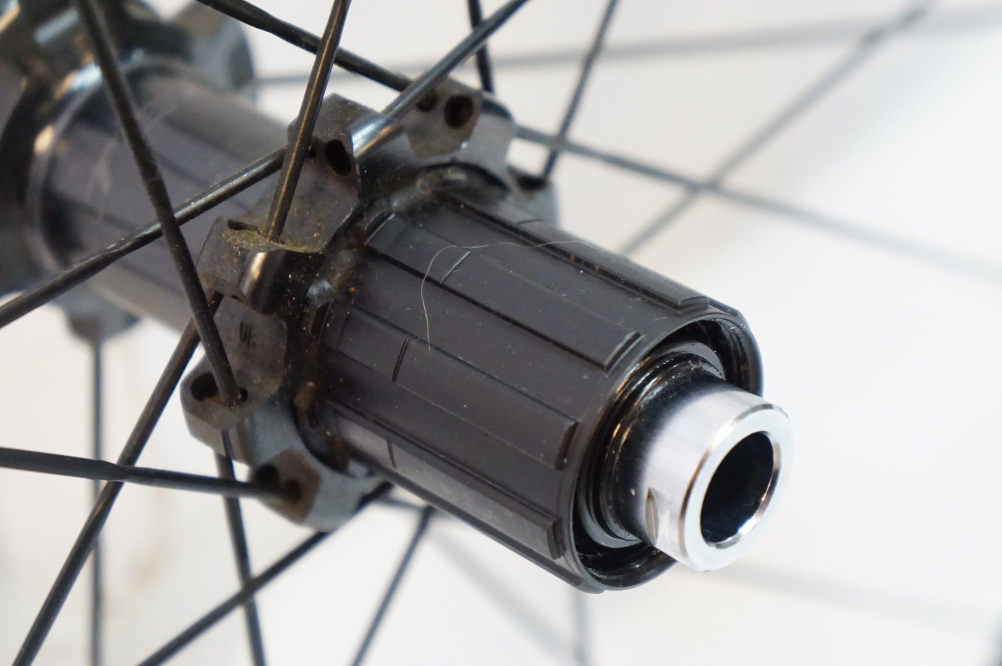 Ultegra 11速 完組ホイール 700C ブラック/ホワイト 【公式通販】