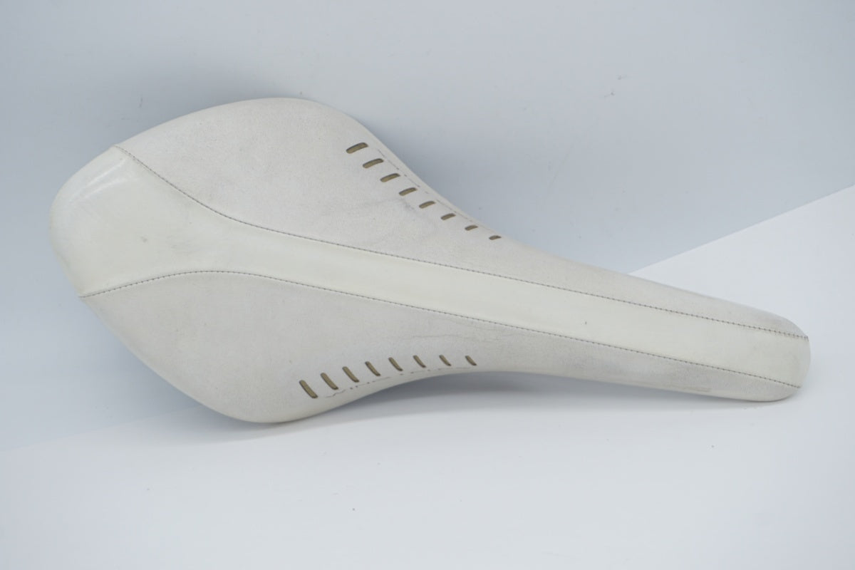 FIZIK 「フィジーク」 ARIONE WING FLEX サドル / 滋賀大津店