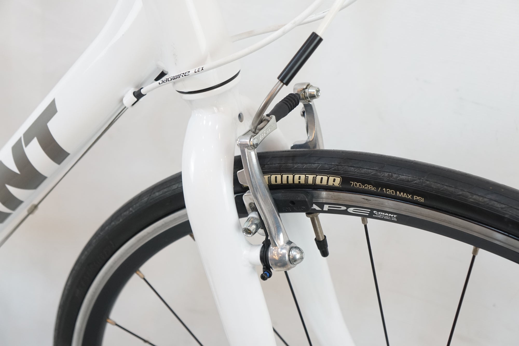 GIANT 「ジャイアント」 ESCAPE R3 2015年モデル クロスバイク / バイチャリ浦和ベース