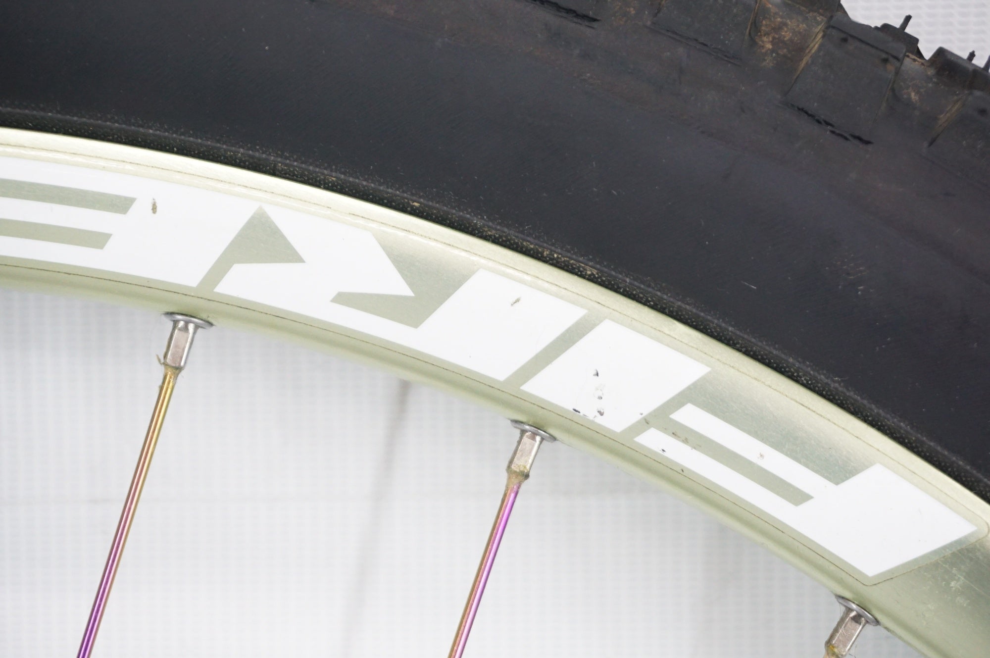 FIREEYE 「ファイヤーアイ」 EXCELERANT 650B リム&ハブ フロントホイール / 阪急塚口店