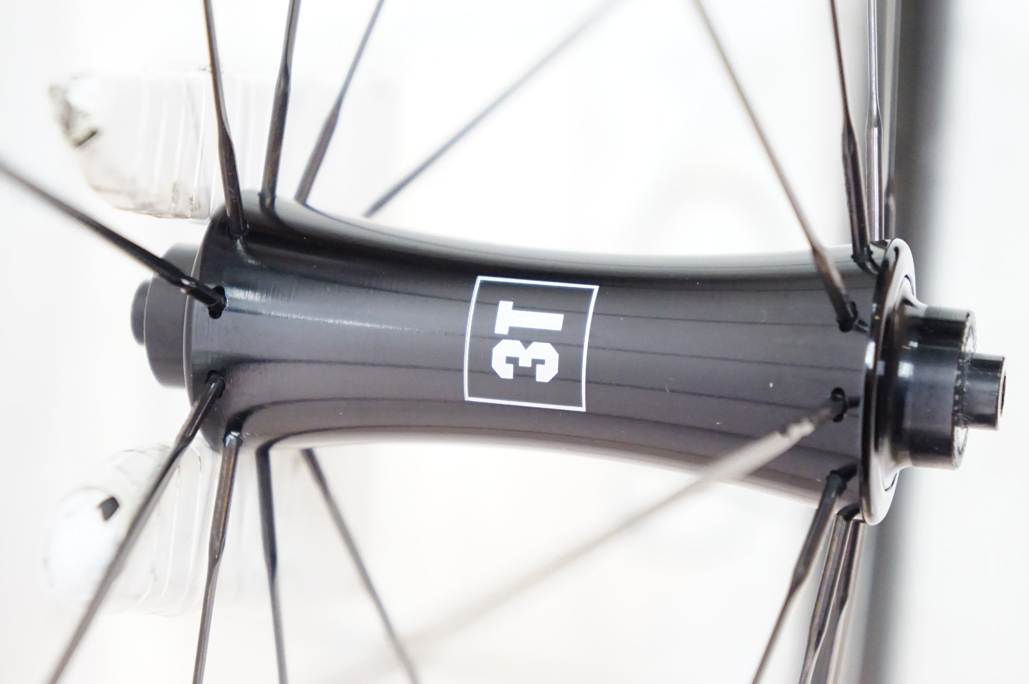 3T ORBIS2 T35 LTD　ロードバイク用カーボンホイール カーボンホイール「3T ORBIS2 T35 LTD STEALTH」のインプレを | CAMBIO工房