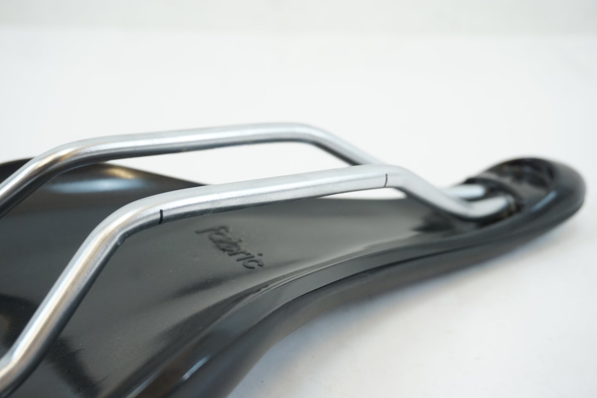 FABRIC 「ファブリック」 SCOOP SHALLOW サドル / 有明ガーデン店