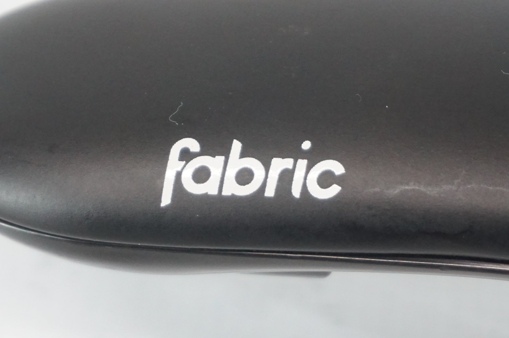 FABRIC 「ファブリック」 SCOOP サドル / 阪急塚口店