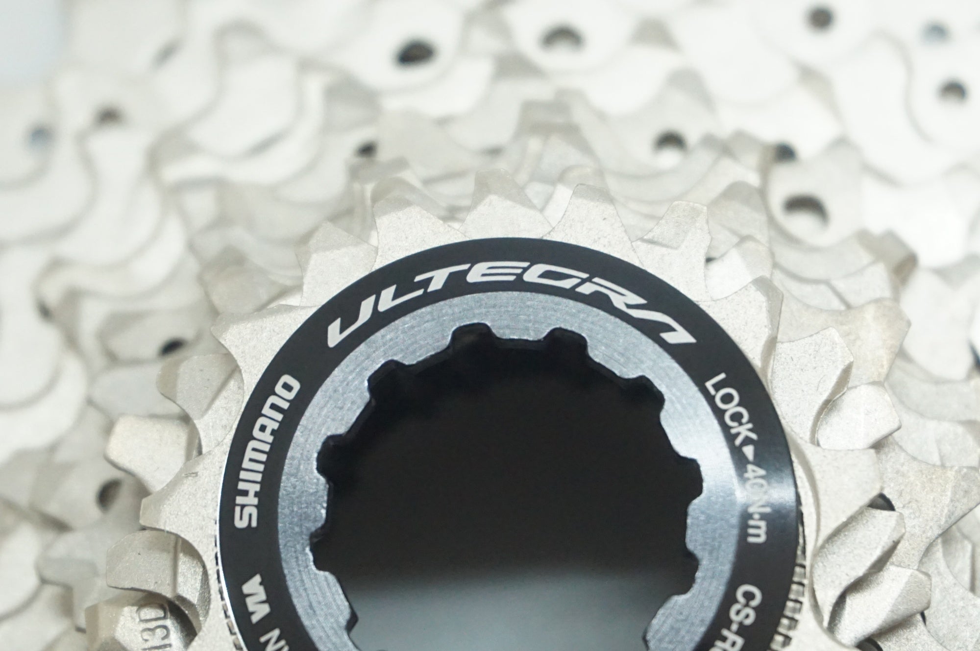 SHIMANO 「シマノ」 ULTEGRA CS-R8100 11-30T スプロケット SHIMANO 「シマノ」 ULTEGRA CS-R8100 11-30T スプロケット