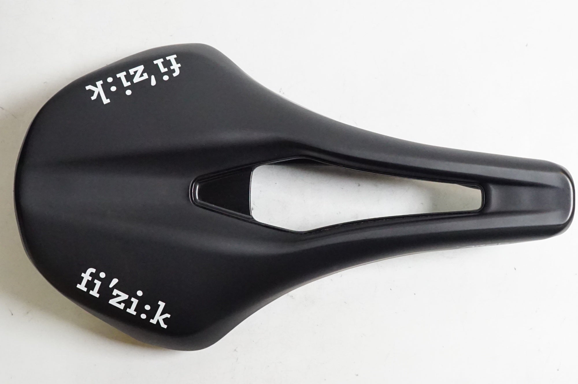 FIZIK 「フィジーク」 TEMPO ARGO R5 サドル / 熊谷本店