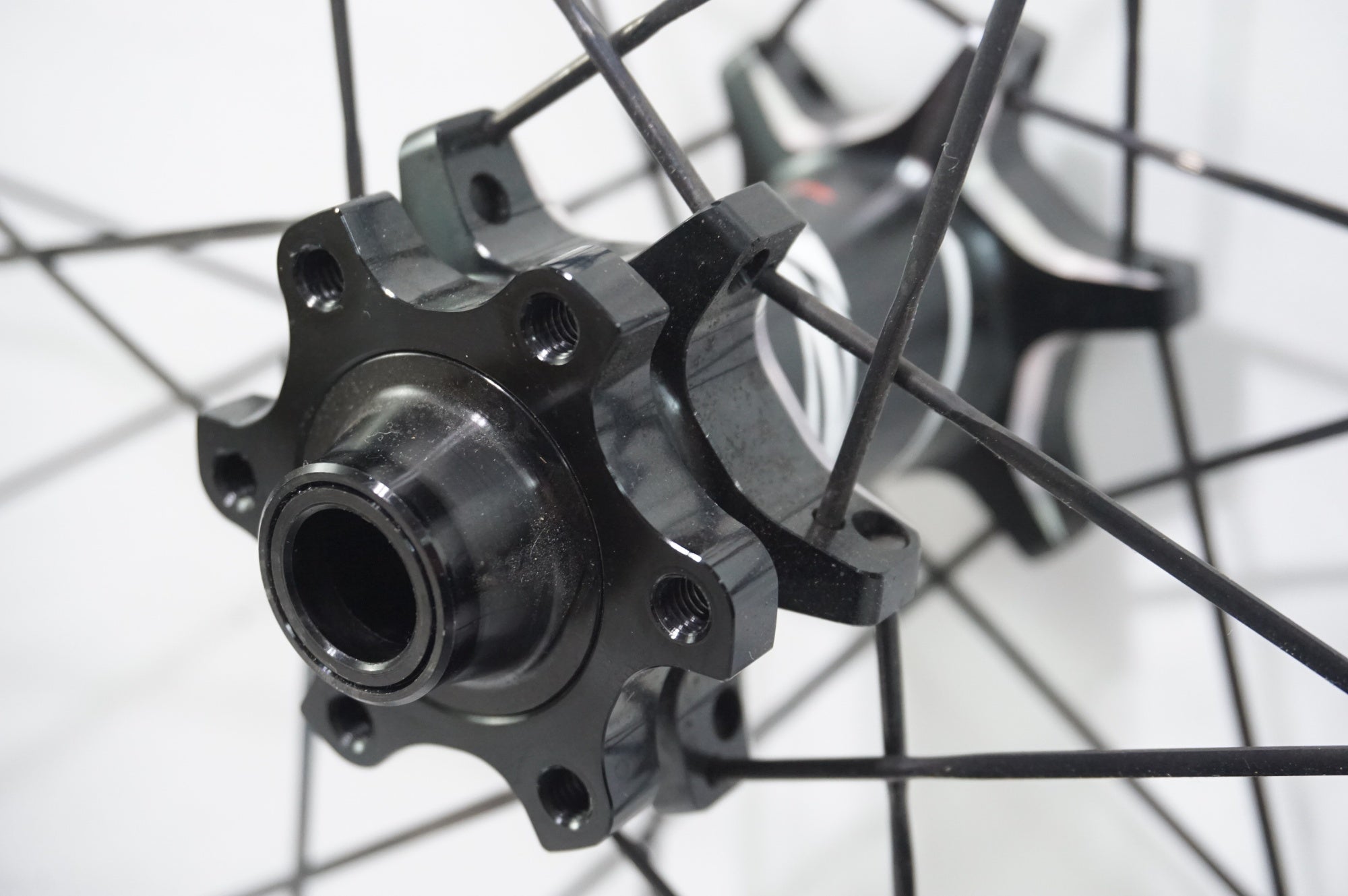 ZIPP 「ジップ」 404 FIRECREST DISC シマノ11速 ホイールセット / 中目黒店