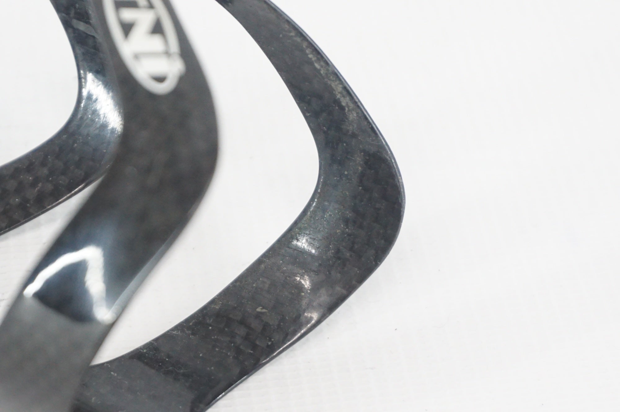 TNI 「ティーエヌアイ」 カーボンボトルケージ / 阪急塚口店