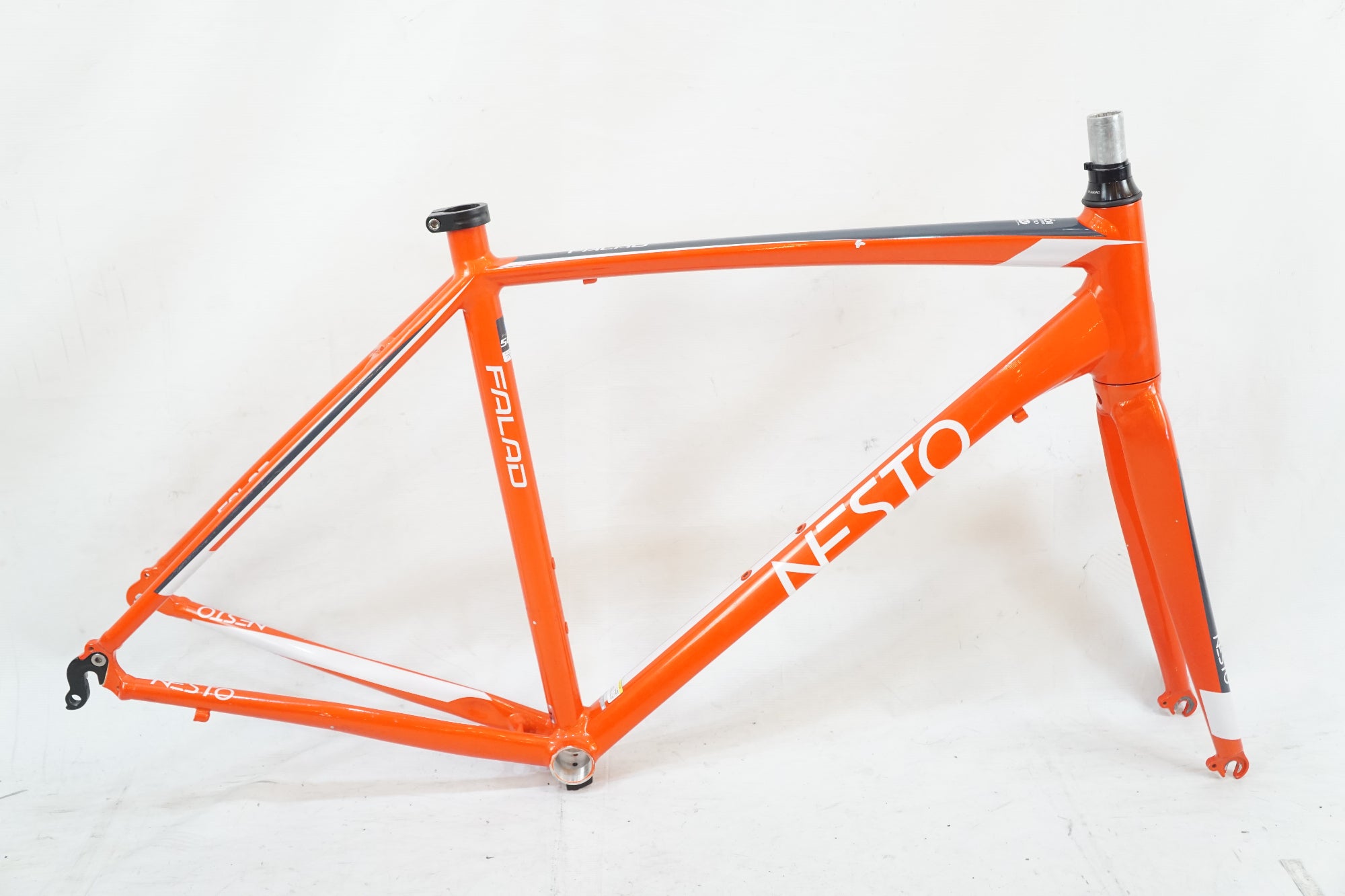 NESTO 「ネスト」 FALAD 年式不明 フレームセット / バイチャリ浦和ベース