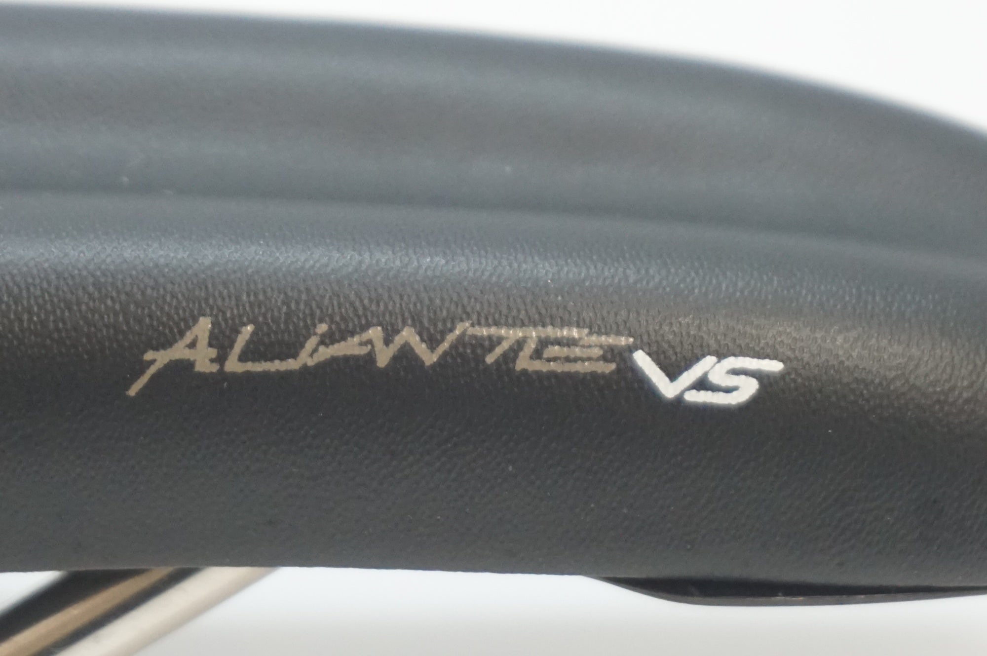 FIZIK 「フィジーク」 ALIANTE VS サドル / 福岡アイランドシティ店