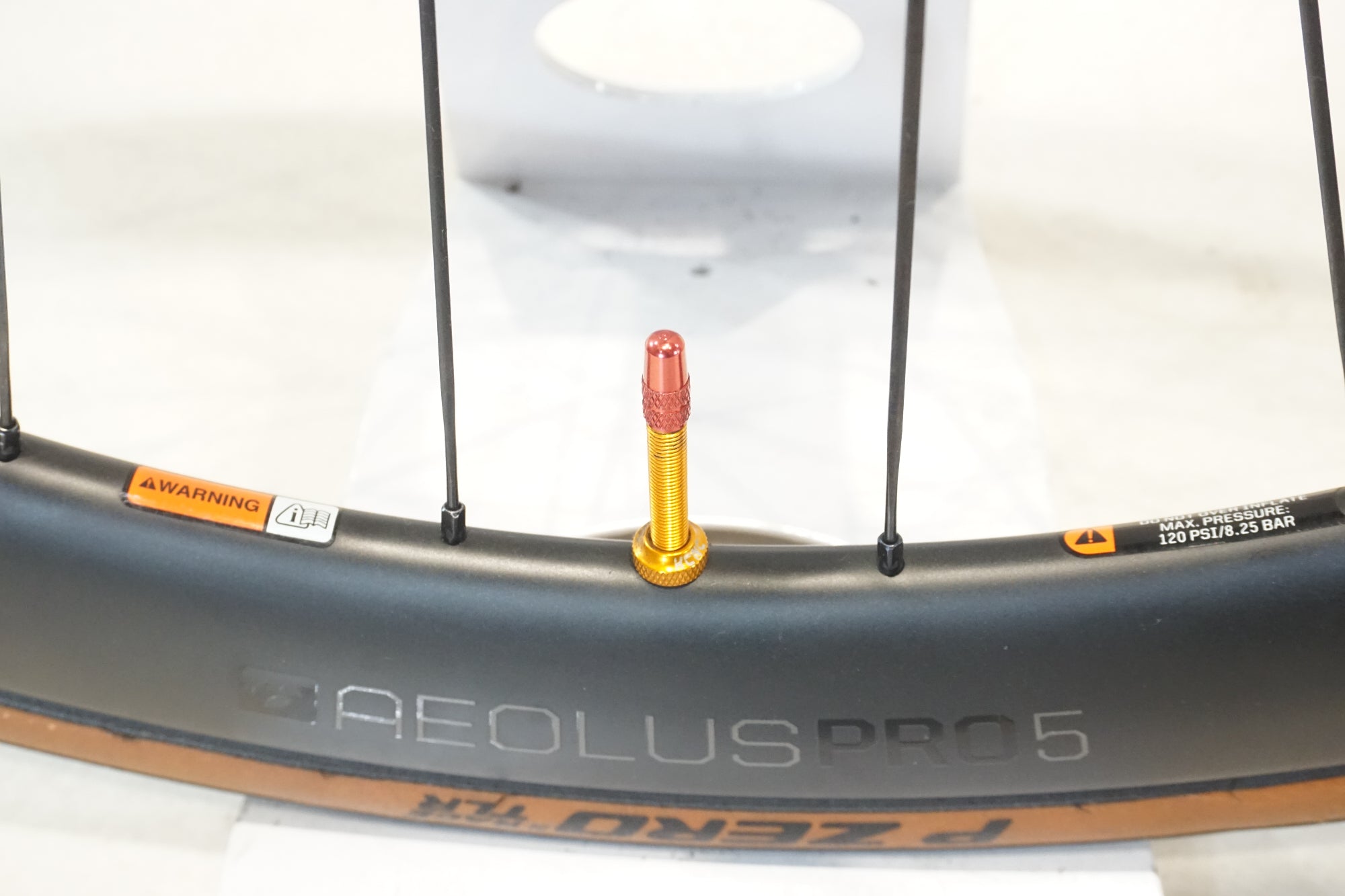 BONTRAGER 「ボントレガー」 AEOLUS PRO 5 DISC シマノ11速 ホイール