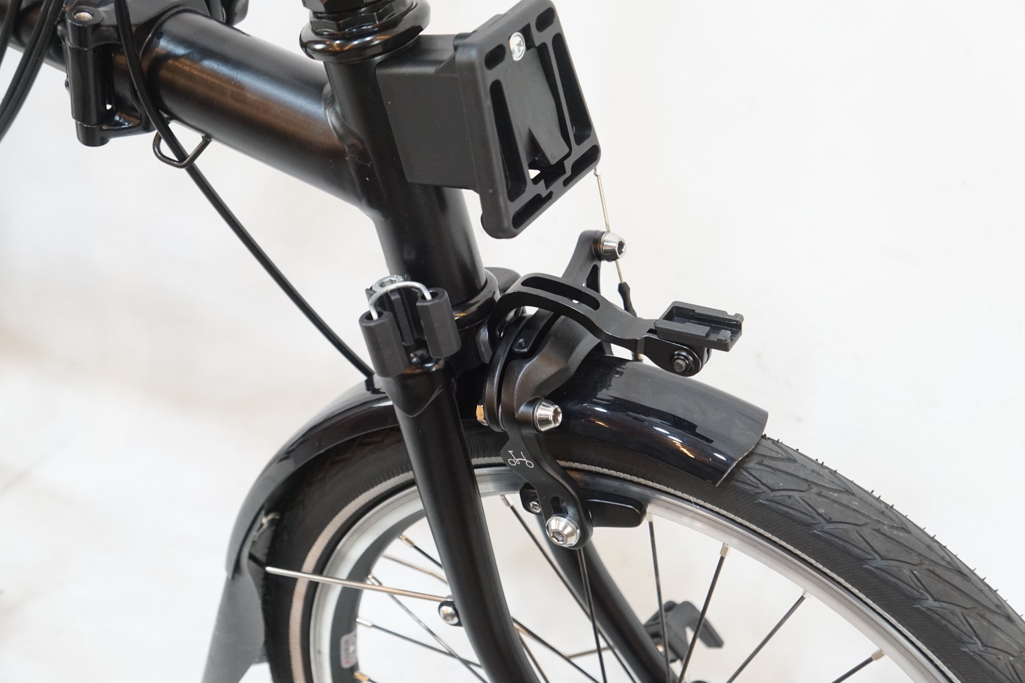 BROMPTON 「ブロンプトン」 CLINE EXPLORE WITH RACK MID BAR 2023年モデル 16インチ 折りたたみ自転車 / バイチャリ浦和ベース