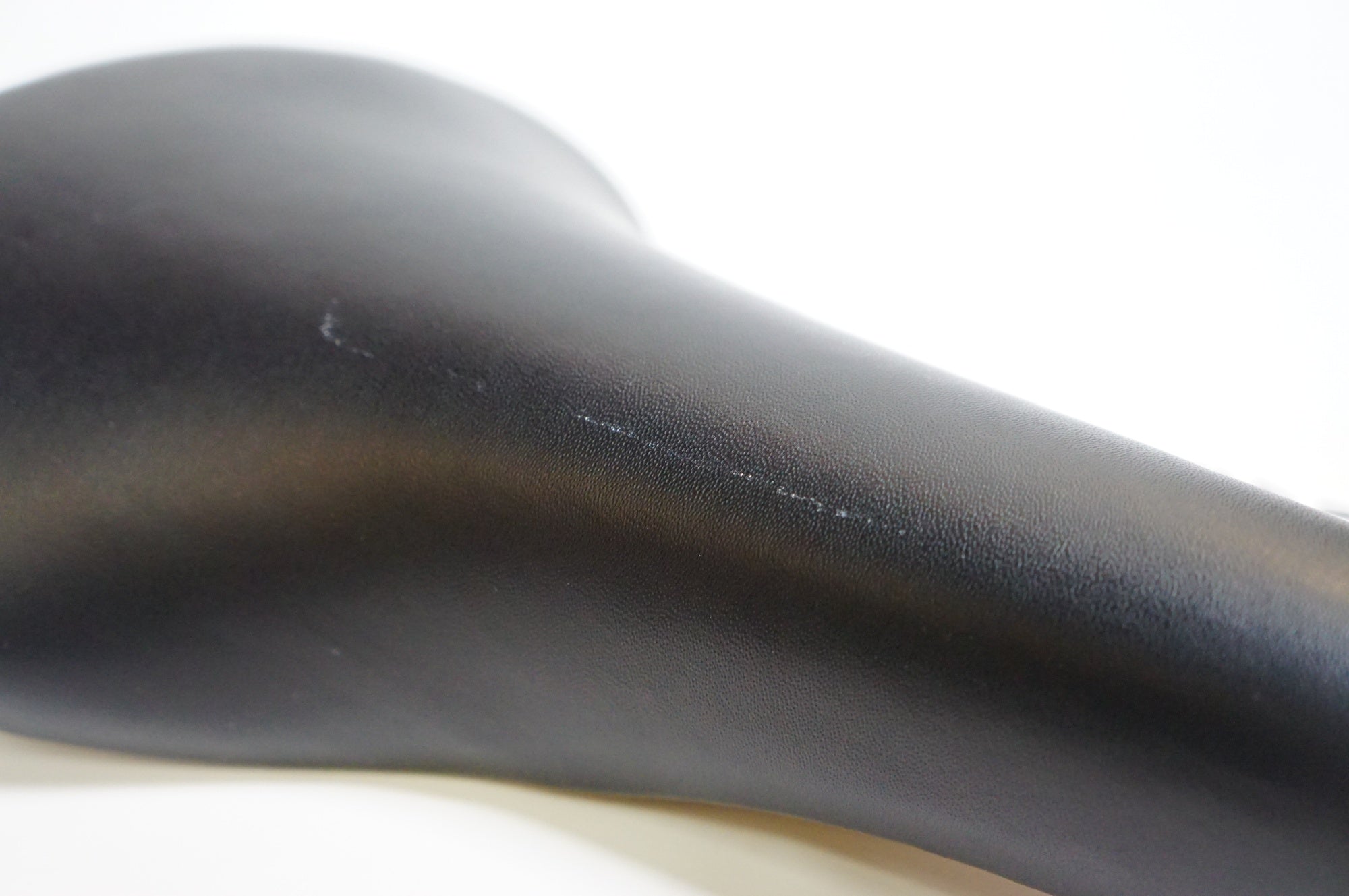 FABRIC 「ファブリック」 サドル / 熊谷本店