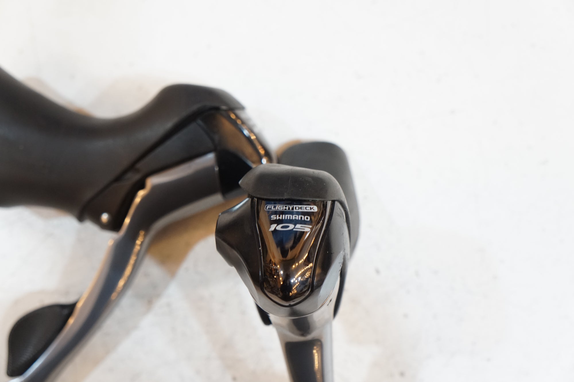 シマノ 105 デュアルコントロールレバー SHIMANO 「シマノ」 105 ST-5700 デュアルコントロールレバー / 大阪