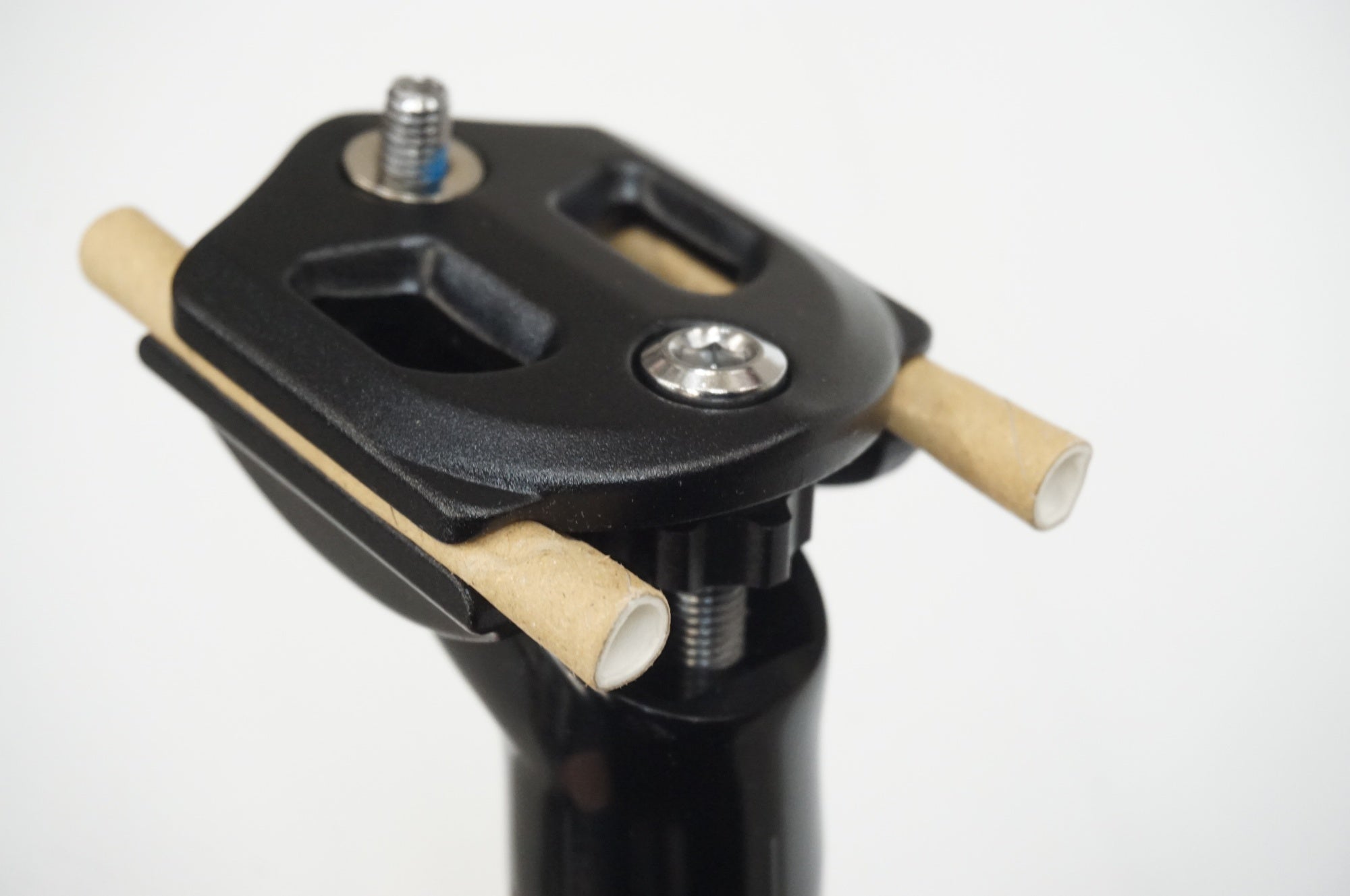 シートポストDEDA ZERO100 27.2 未使用新品　箱入り DEDA ELEMENTI ZERO100 SEATPOST