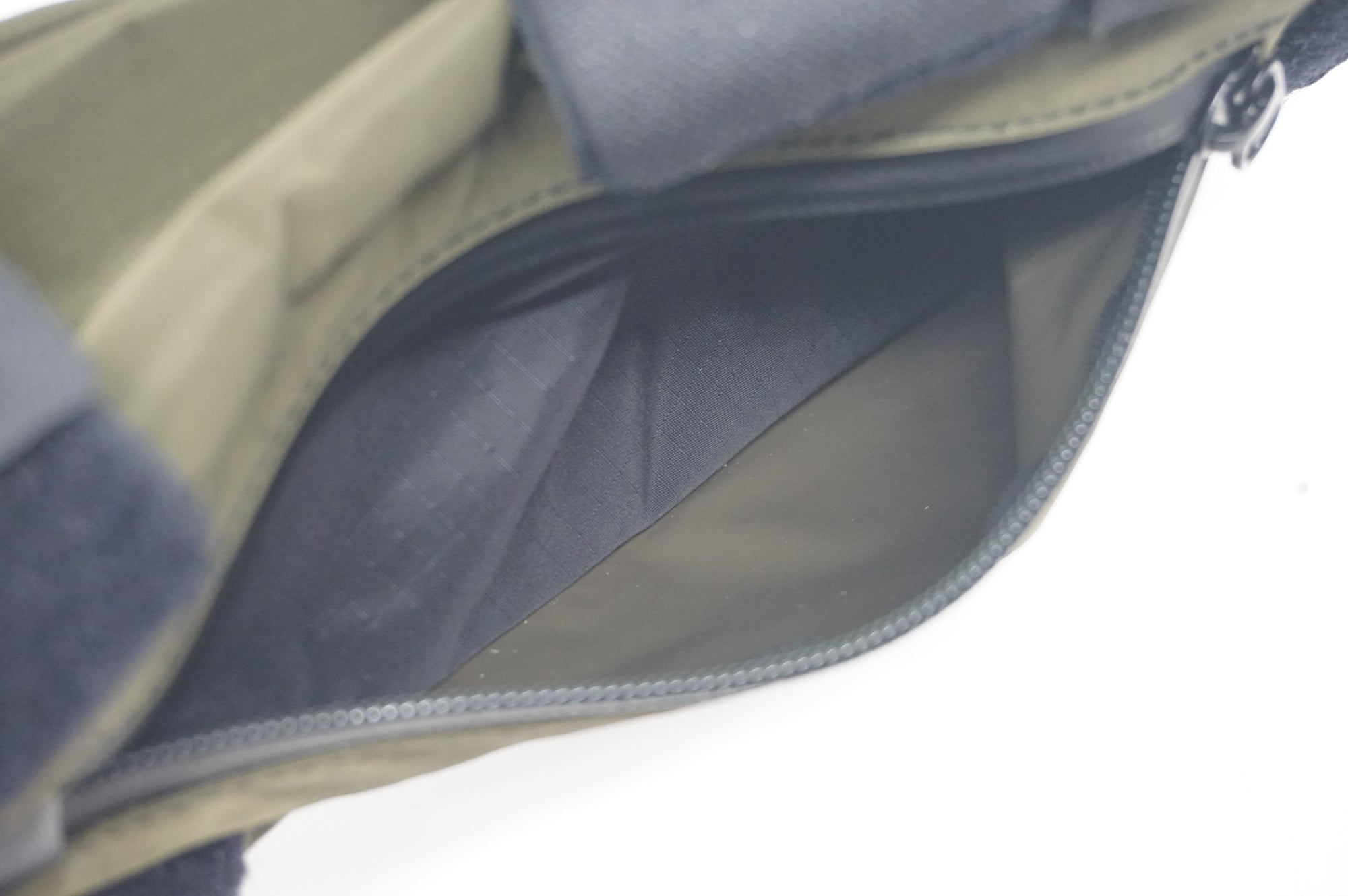 FAIRWEATHER 「フェアウェザー」 CORNER BAG フレームバッグ / 福岡店