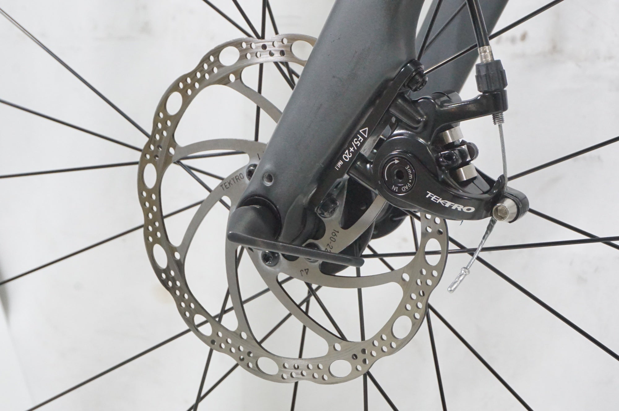 TREK 「トレック」 DOMANE AL 2 GEN 4 2025年モデル ロード