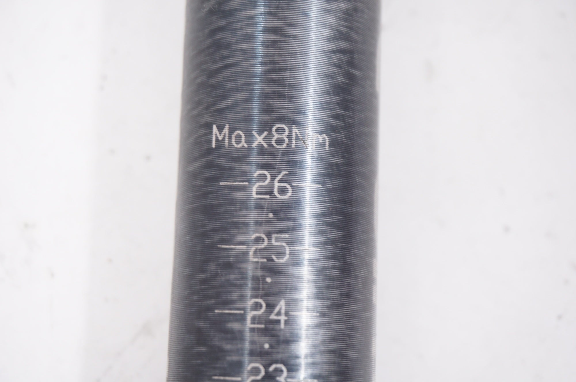 KCNC 「ケーシーエヌシー」 LITE WING 7000 φ33.9 550mm シートポスト