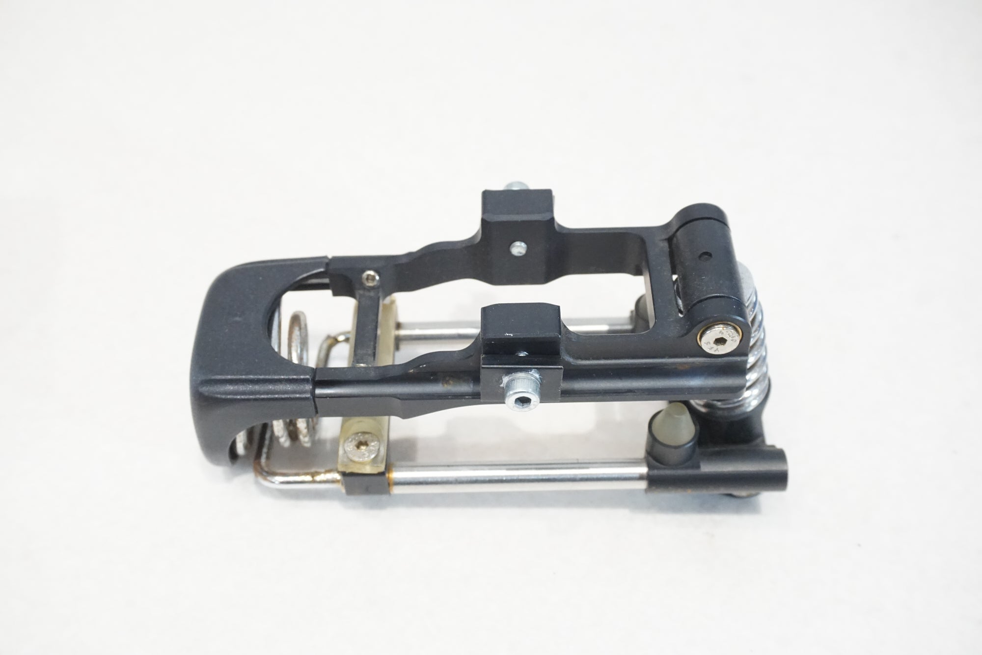 AIR SEAT 「エアシート」 25 サドルサスペンション / 横浜戸塚店