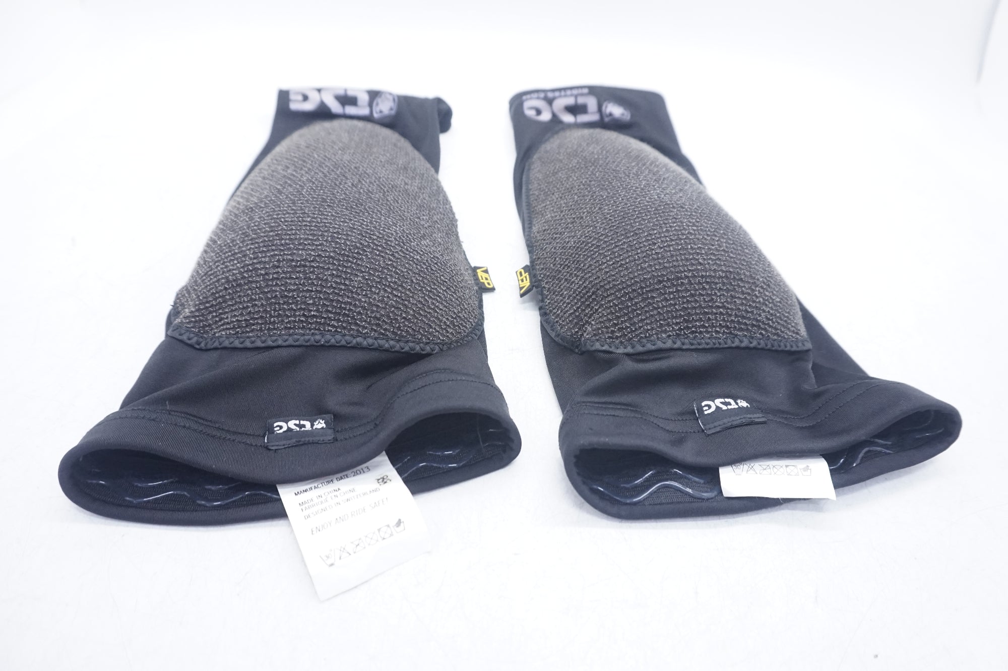 TSG 「ティーエスジー」 KNEE SLEEVE L/XLサイズ ニースリーブ / 大阪門真店