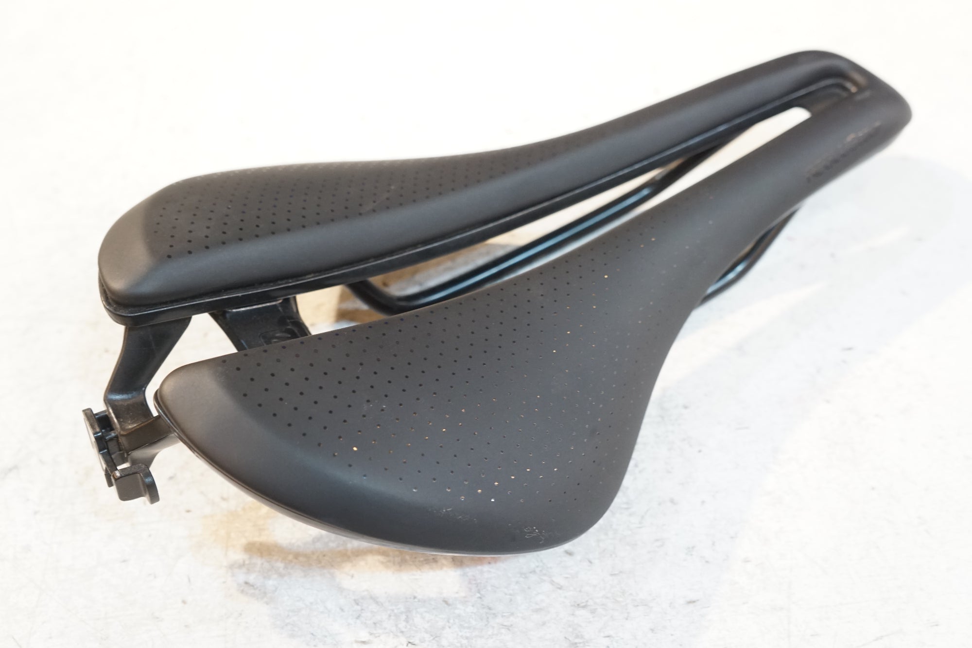 BONTRAGER 「ボントレガー」 AEOLUS COMP サドル / バイチャリ浦和