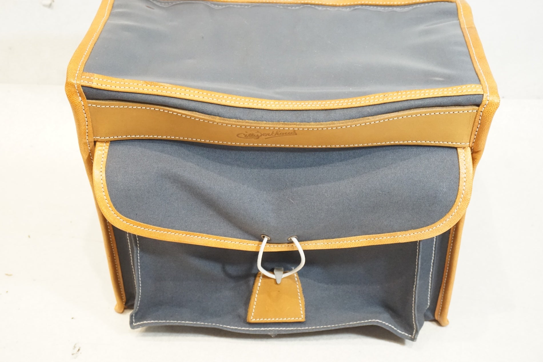 GILLES 「ジル」 BERTHOUD フロントバッグ / 横浜戸塚店