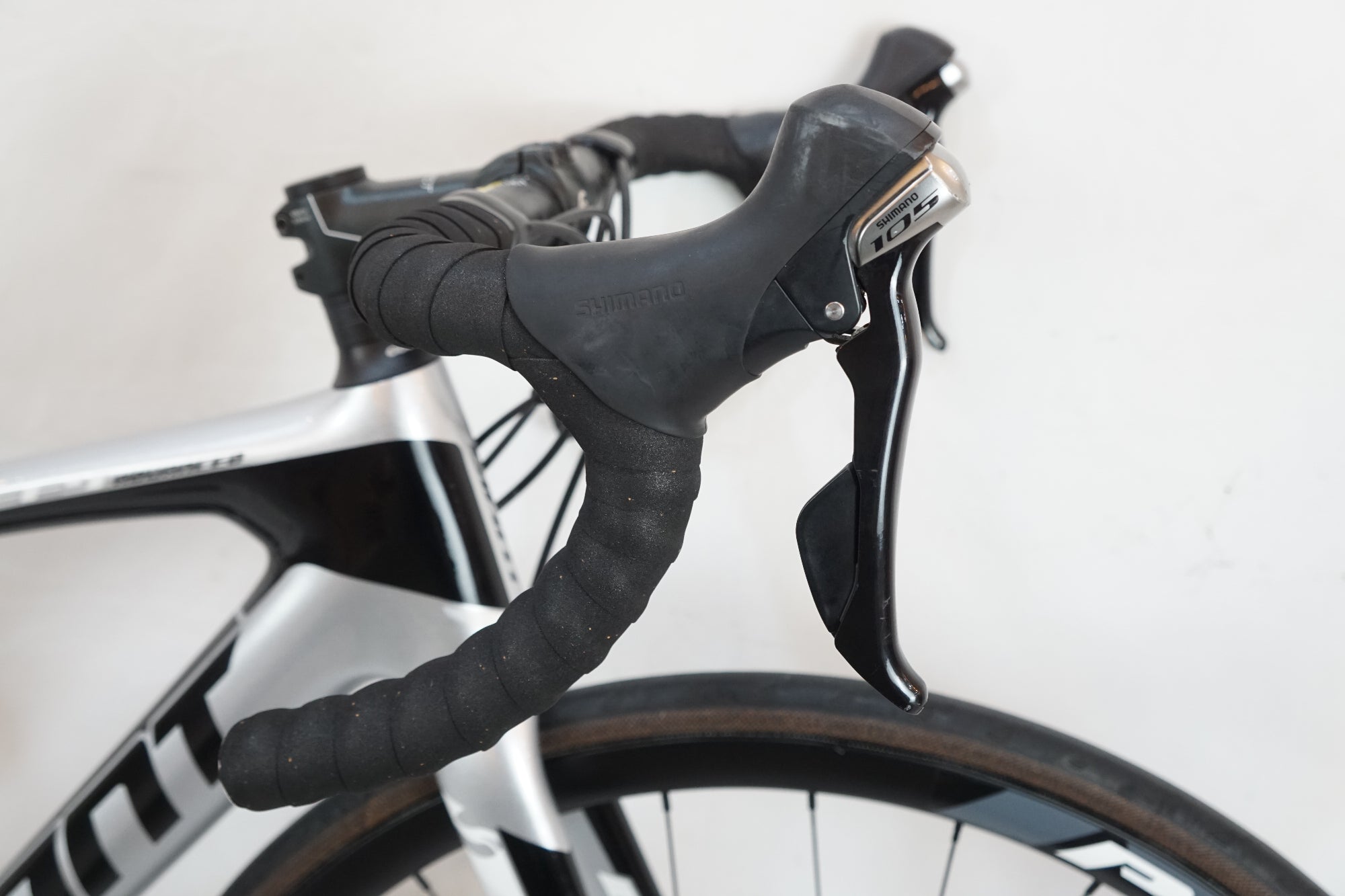 GIANT 「ジャイアント」 DEFY ADVANCED2 2015年モデル ロードバイク / バイチャリ浦和ベース