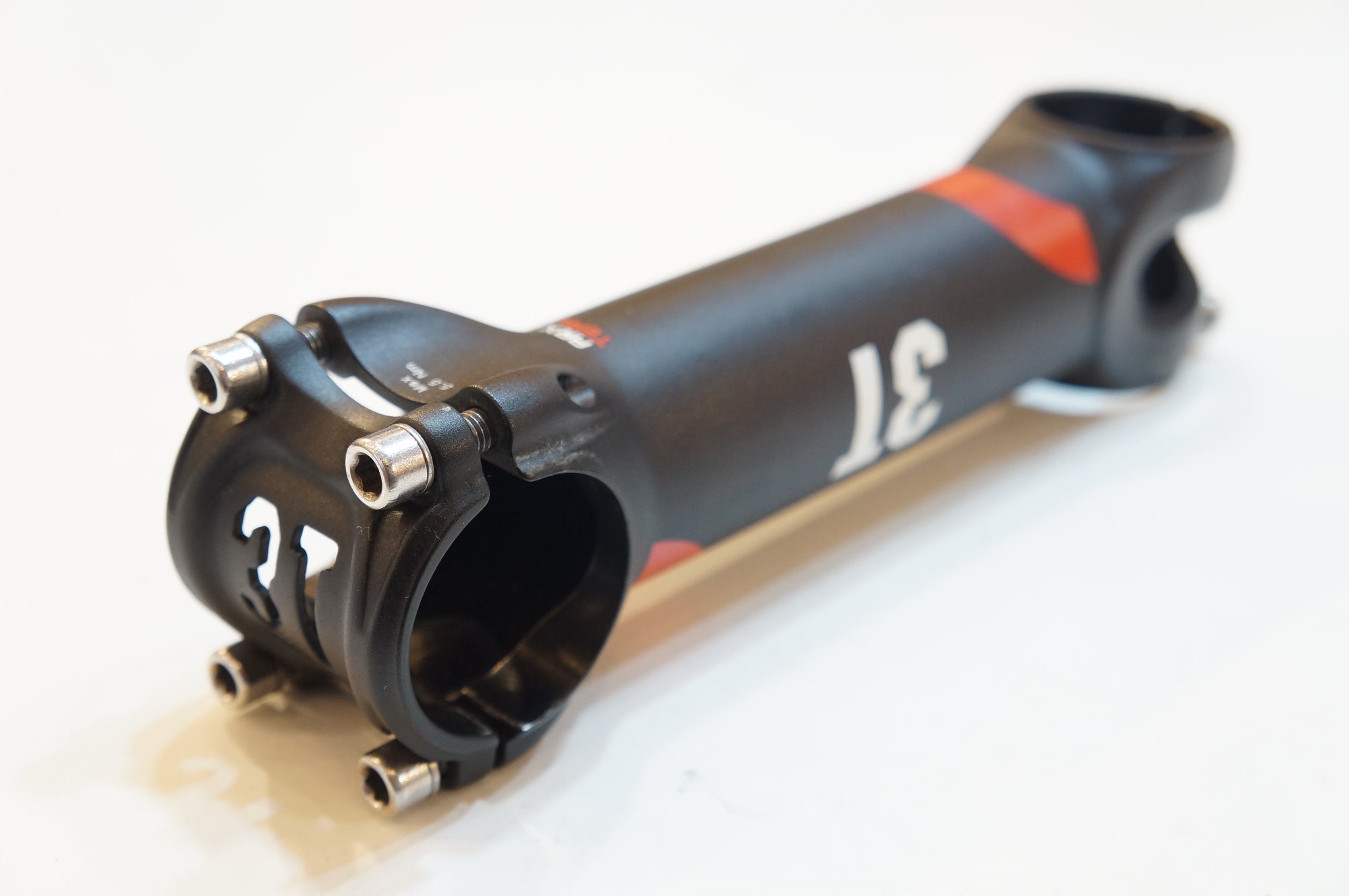 3T 「スリーティー」 ARX-TEAM φ31.8 140mm ステム / バイチャリ浦和ベース