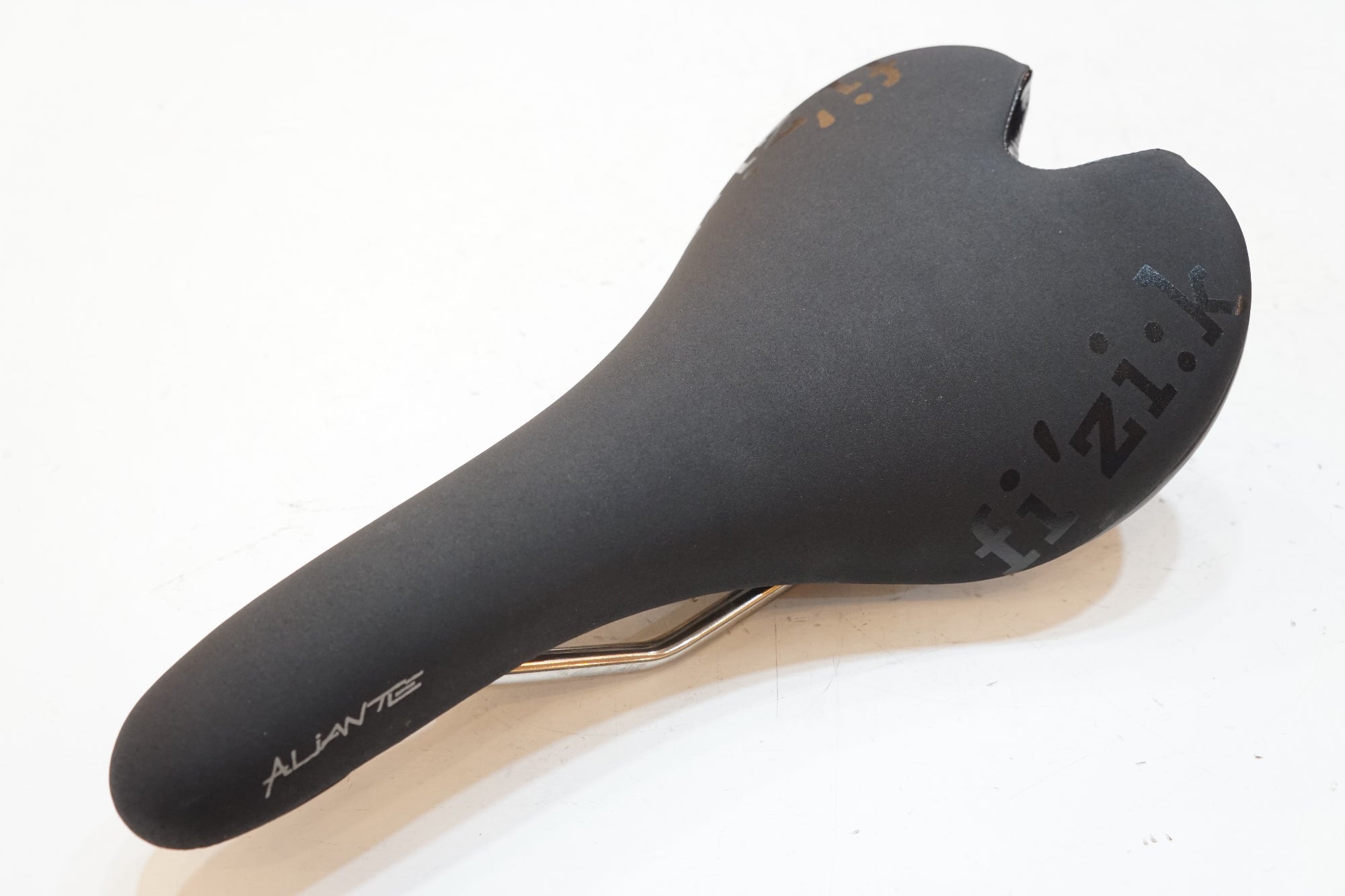 FIZIK 「フィジーク」 ALIANTE R3 サドル / バイチャリ浦和ベース