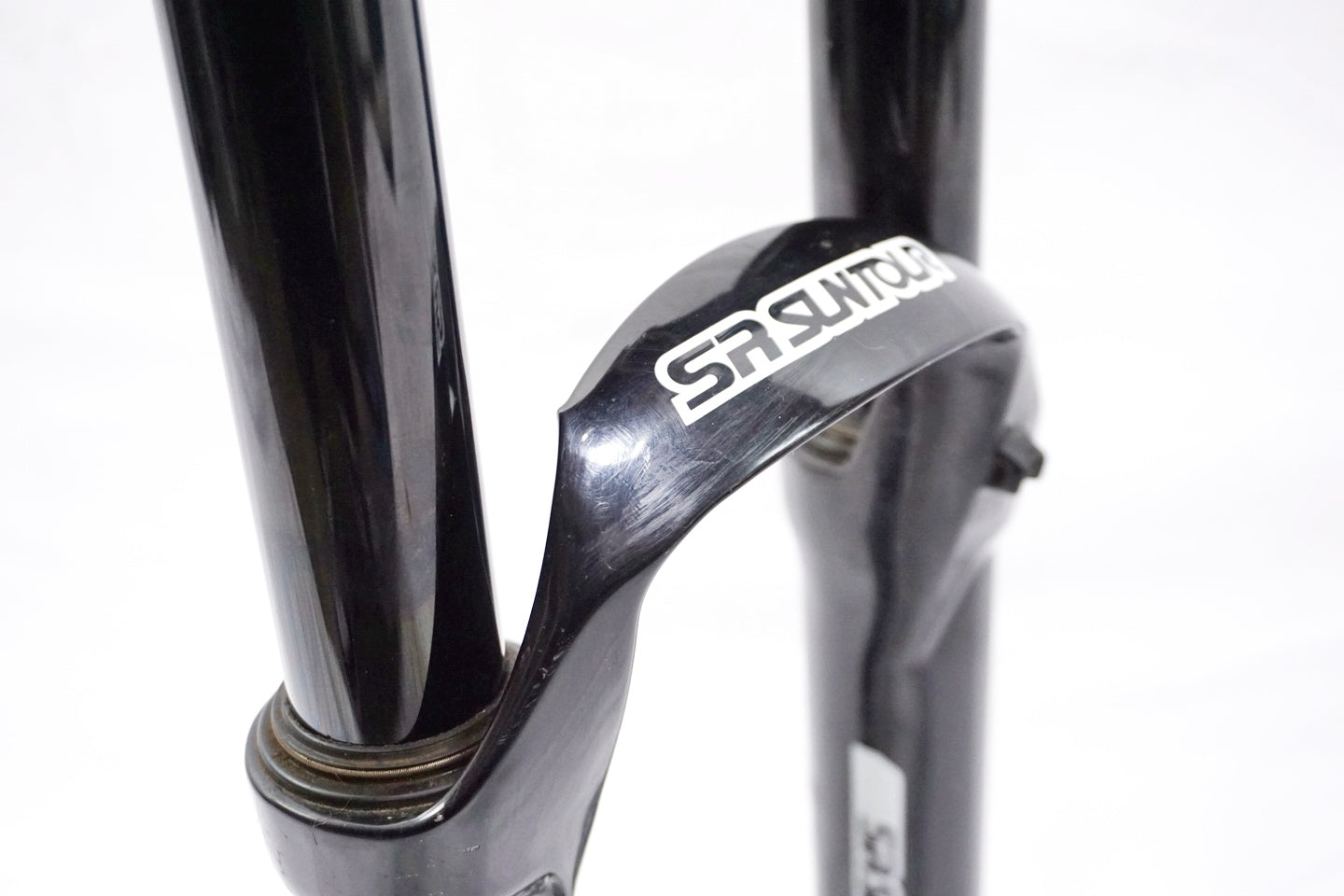 SR SUN TOUR AURON サスペンションフォーク ブースト規格に対応するエンデューロレース用サスフォーク SR