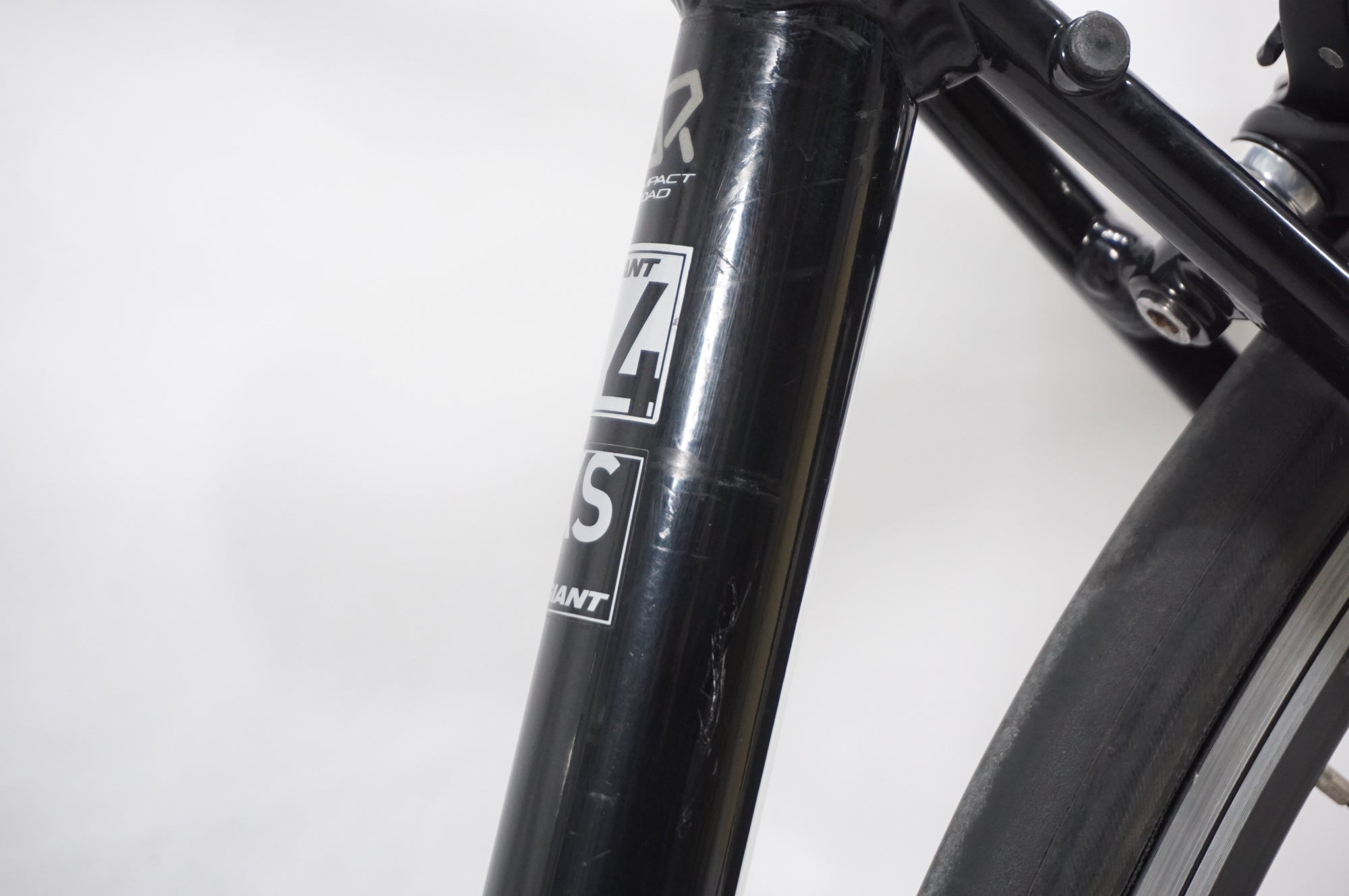 GIANT 「ジャイアント」 DEFY4 2015年モデル ロードバイク / AKIBA店