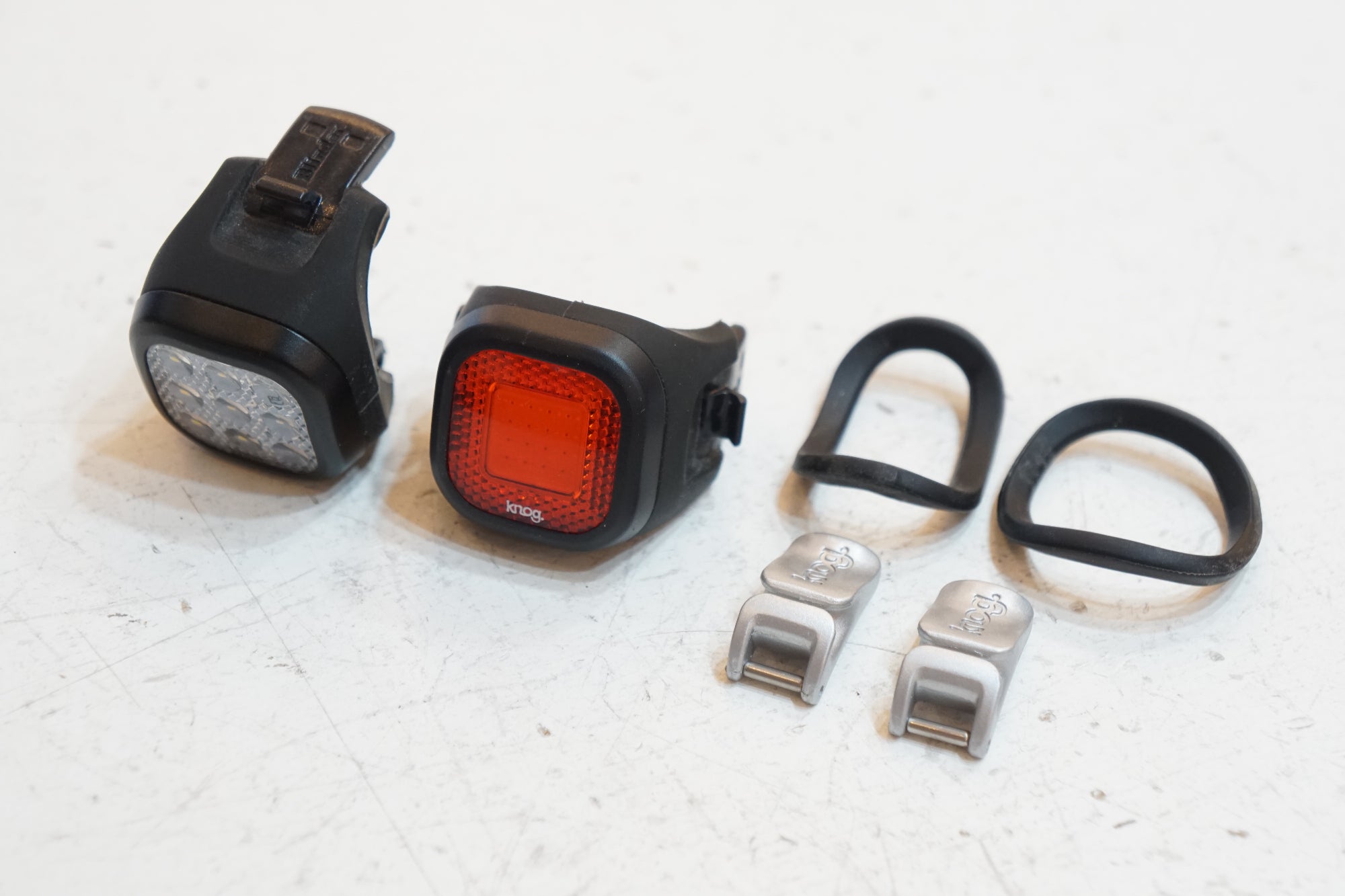 KNOG 「ノグ」 BLINDER MINI NINER DOT ライト / バイチャリ浦和ベース