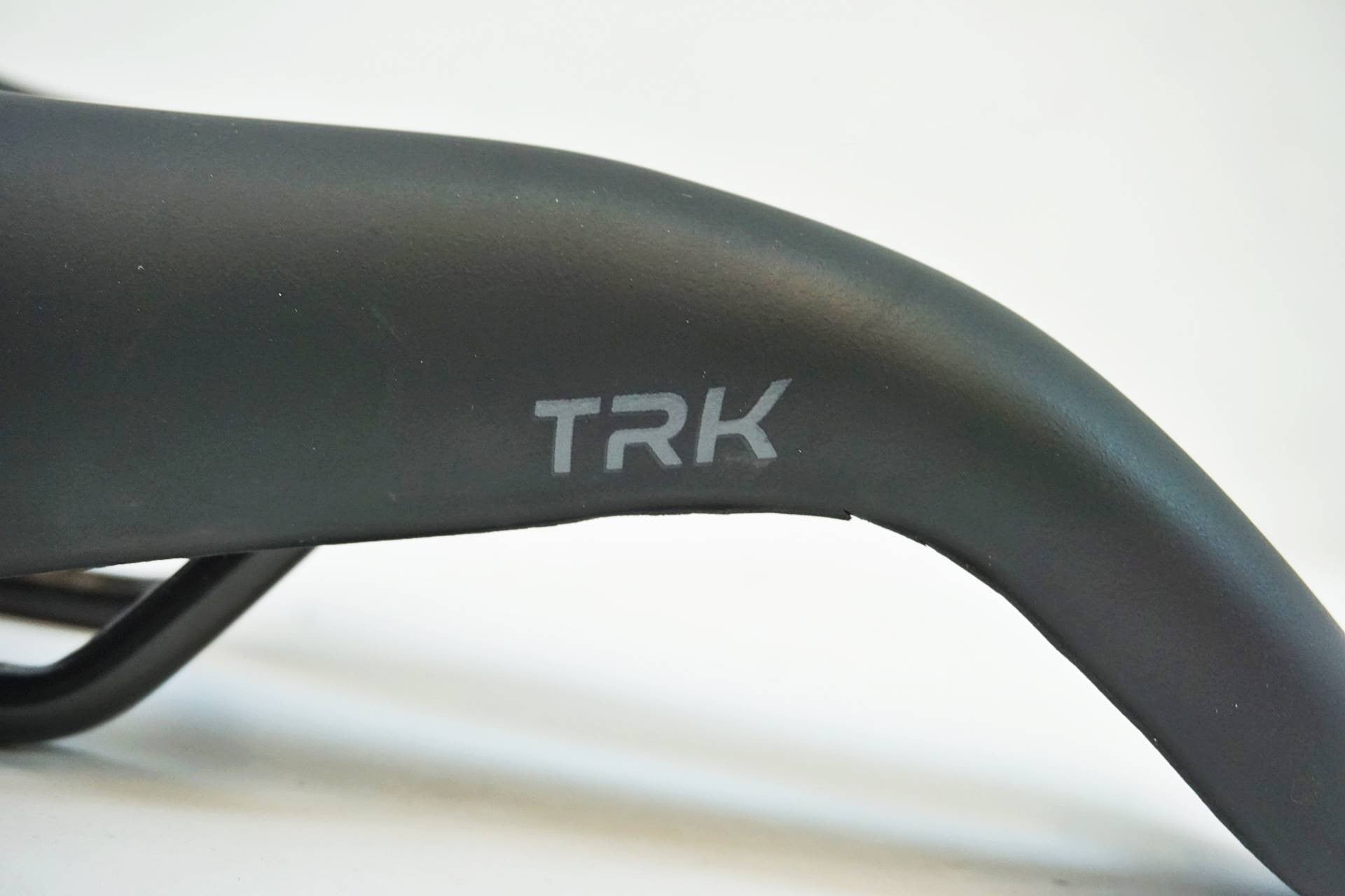 SELLE SMP 「セラエスエムピー」 TRK サドル / 有明ガーデン店