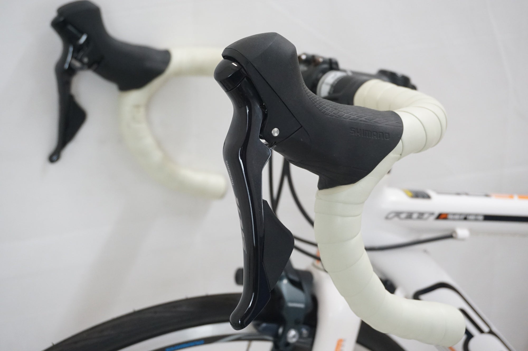 【送料込み】ロードバイク FELT F85 FELT F85(フェルト)ロードバイク(2016年モデル)通販
