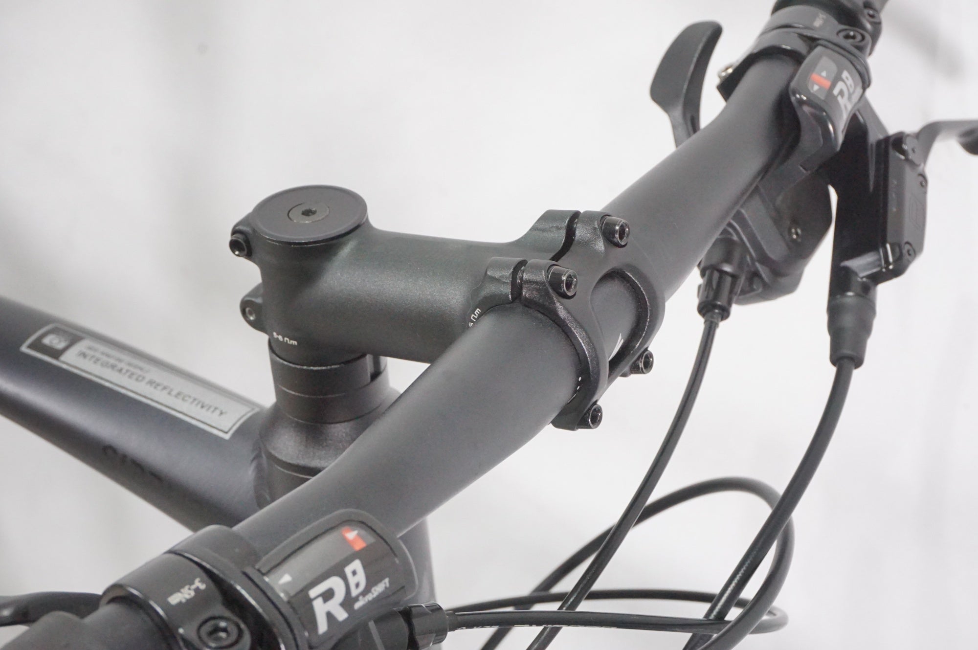SPECIALIZED 「スペシャライズド」 SIRRUS 2.0 2022年モデル クロスバイク / AKIBA店