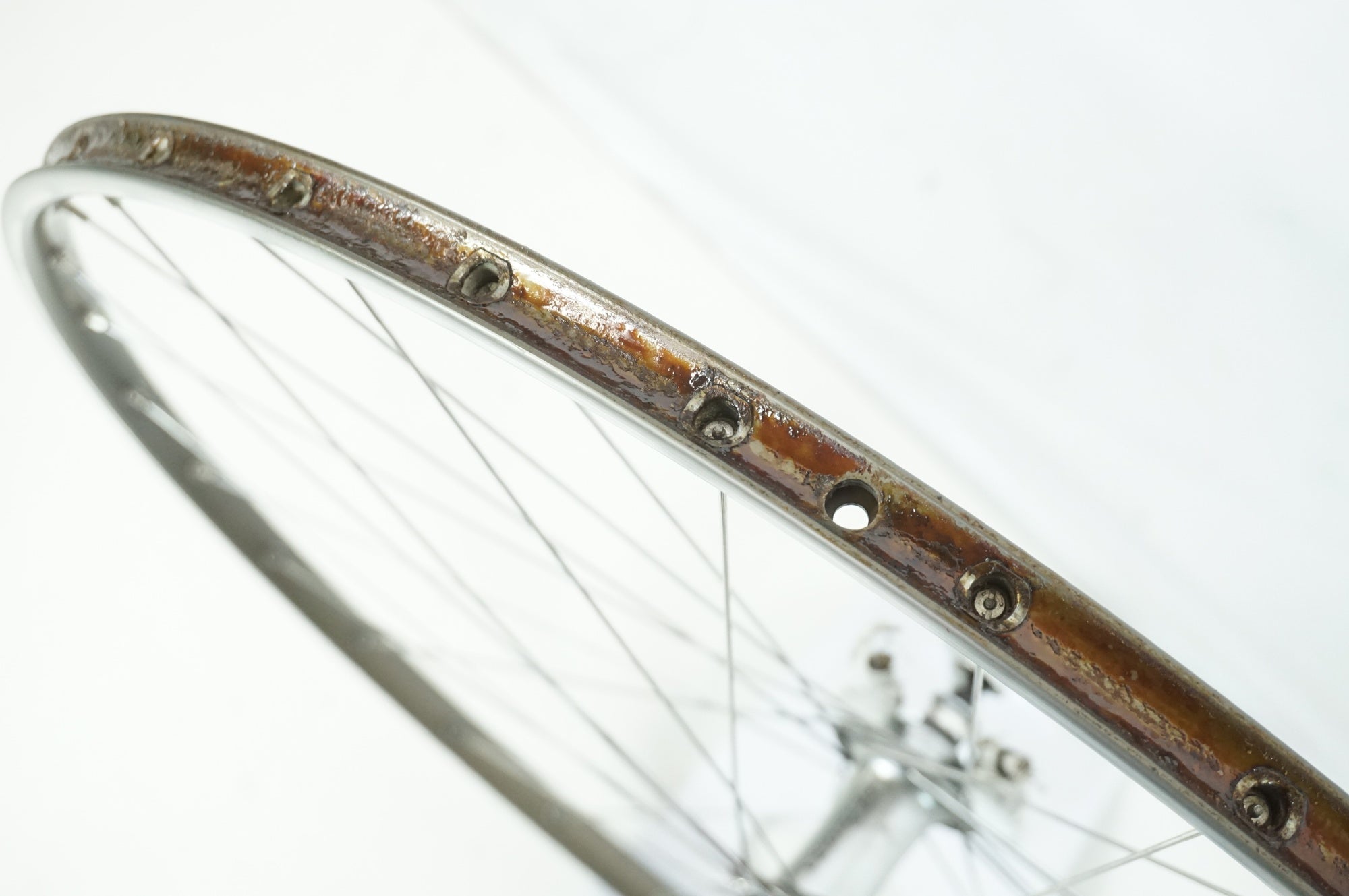 AMBROSIO 「アンブロッシオ」 MONTREAL リム SHIMANO 6700 ハブ