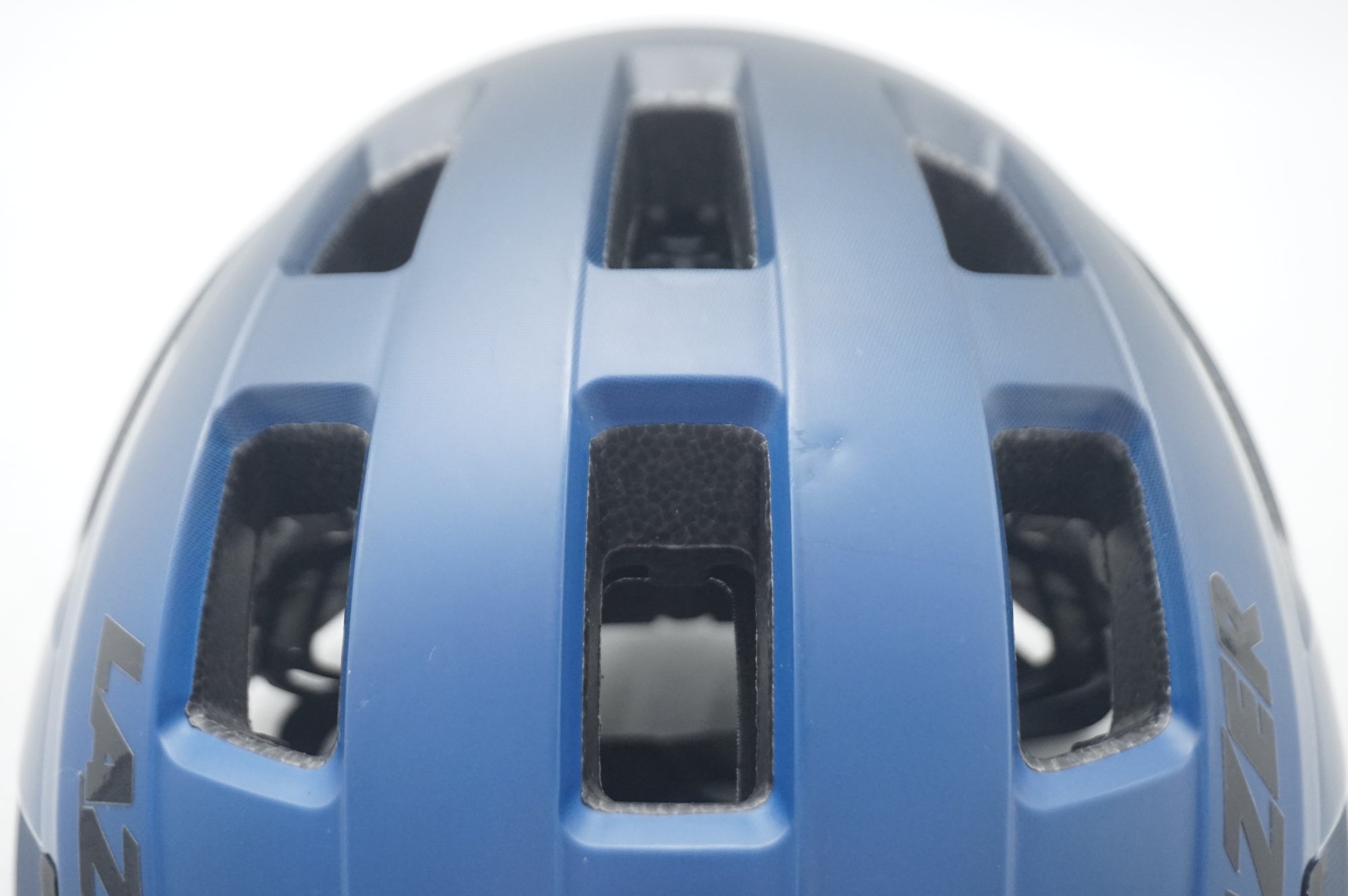 LAZER 「レイザー」 LZH-R101R Mサイズ（55-59cm）ヘルメット / 大阪門真店