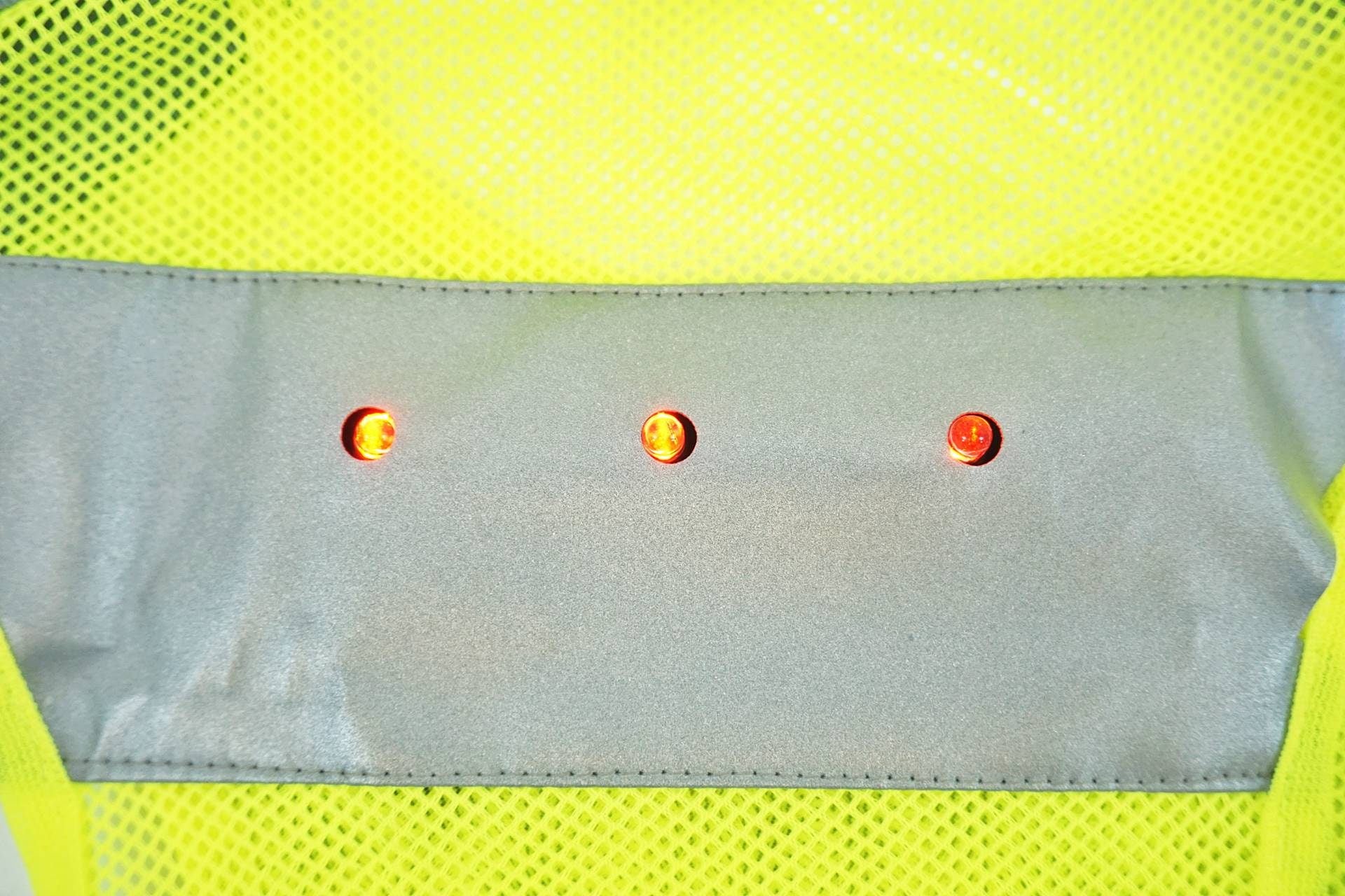 NATHAN 「ネイサン」 STREAK REFLECTIVE VEST SMサイズ 反射ベスト / 有明ガーデン店