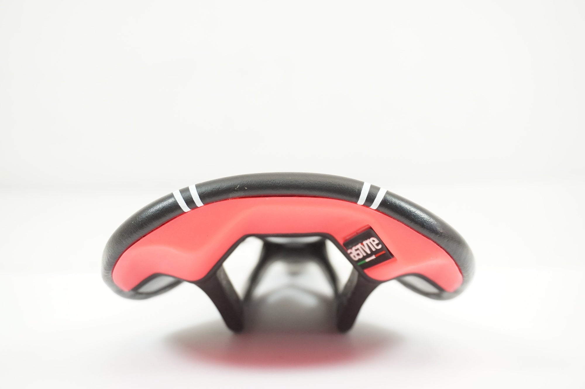 ASTUTE 「アスチュート」 RUSH サドル / 宇都宮店