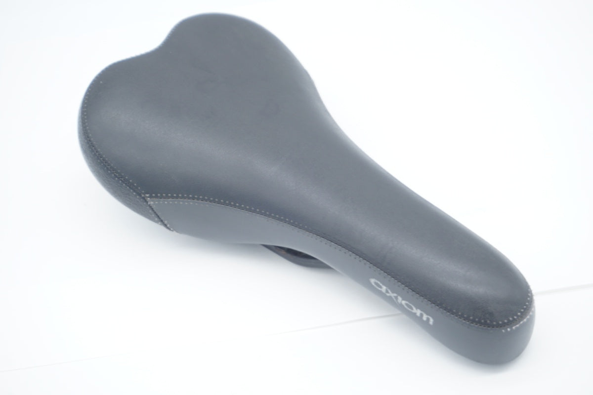 VELO 「ベロ」 AXIOM サドル / 京都八幡店