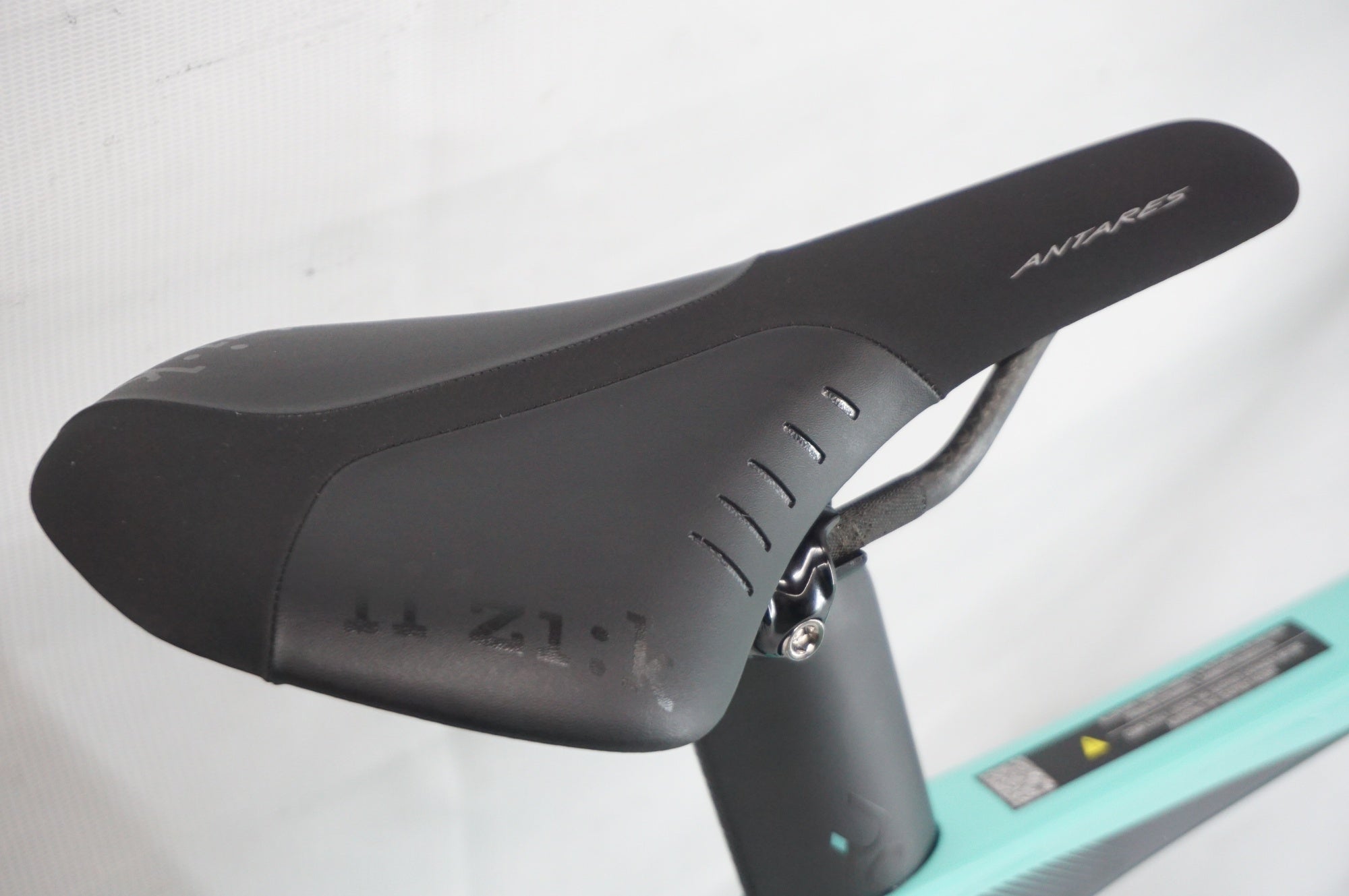 BIANCHI 「ビアンキ」 OLTRE COMP 105 Di2 2024年モデル ロードバイク / 阪急塚口店