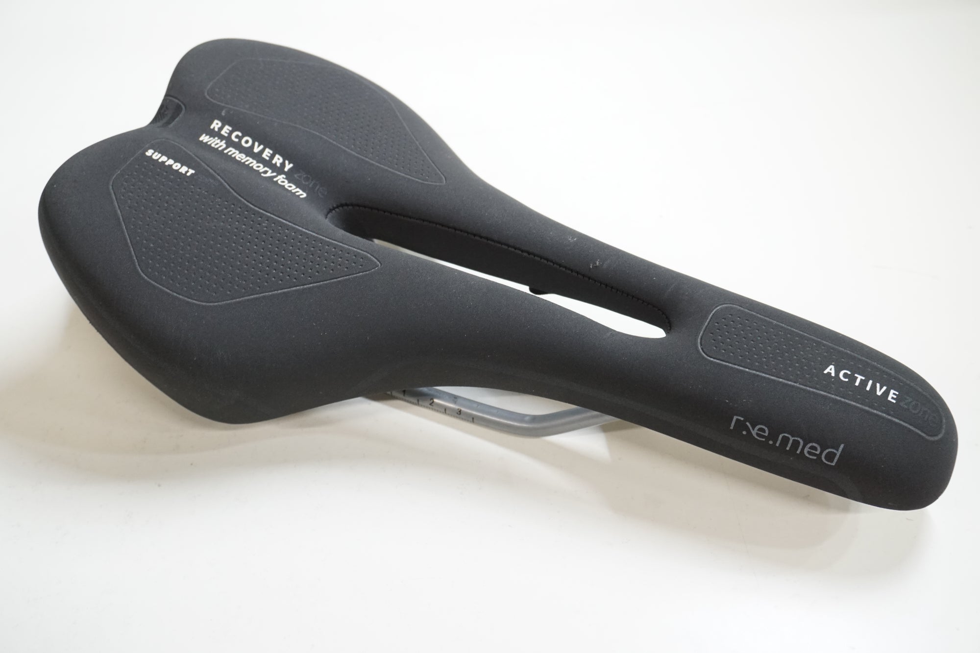 SELLE ROYAL 「セラ ロイヤル」 R.E.MED サドル / 大宮店