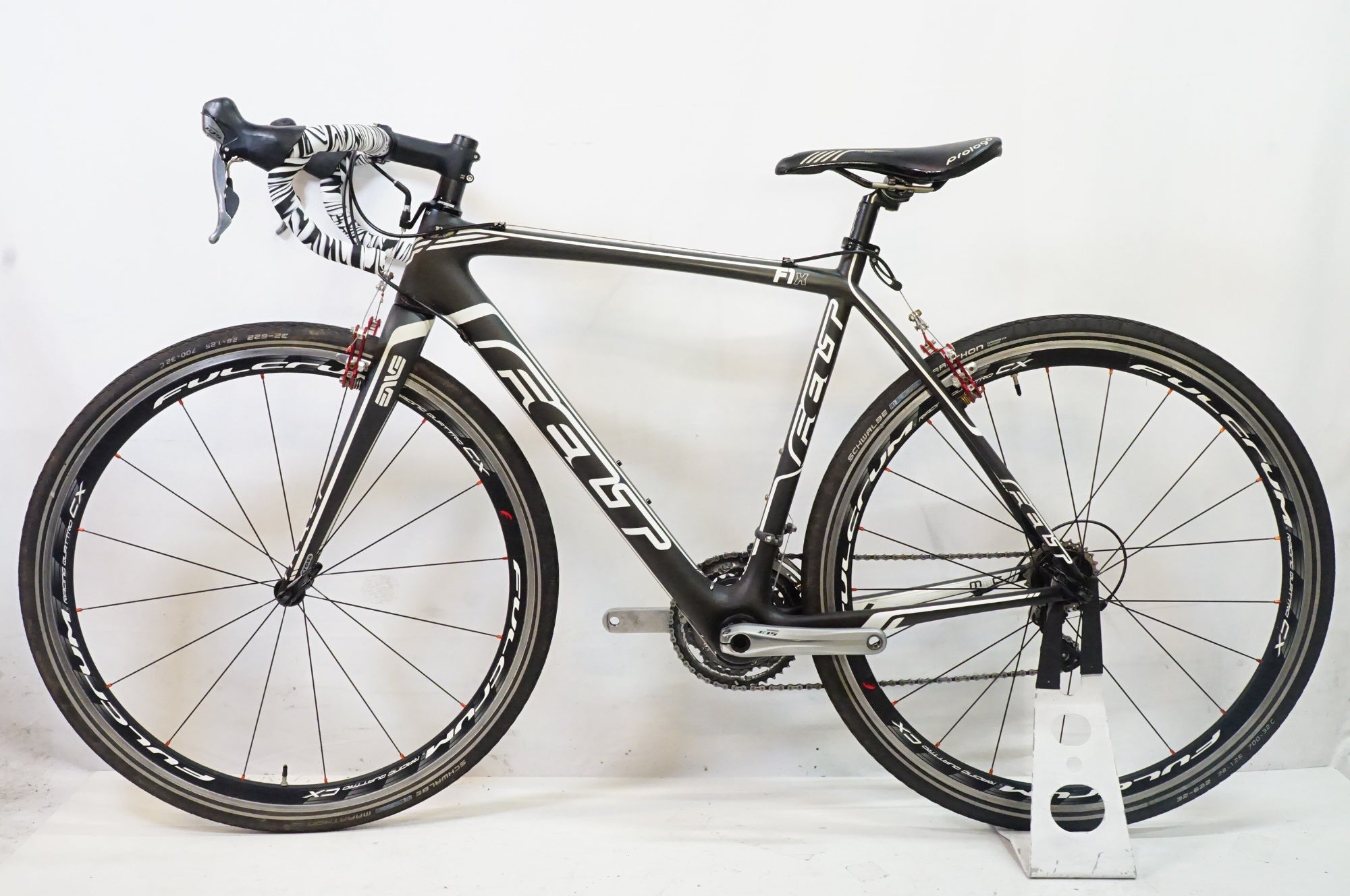 送り込み。Felt ロードバイク カーボンフレーム ディスクホイール FELT (フェルト) FR FRD | Ultimate | Dura-Ace Di2 2021年