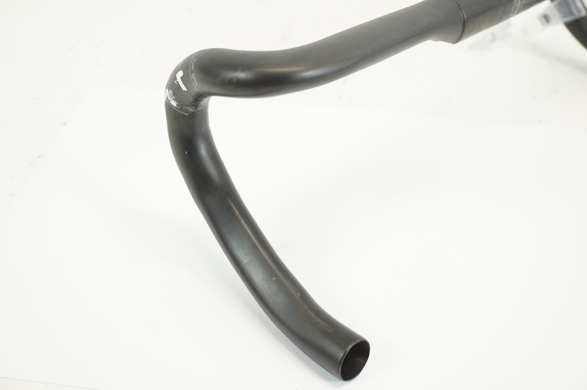 OnebyESU J-carbon ハンドル 31.8 x 420mm OnebyESU J-carbon ハンドル 31.8 x 420mm ウエムラサイクルパーツ